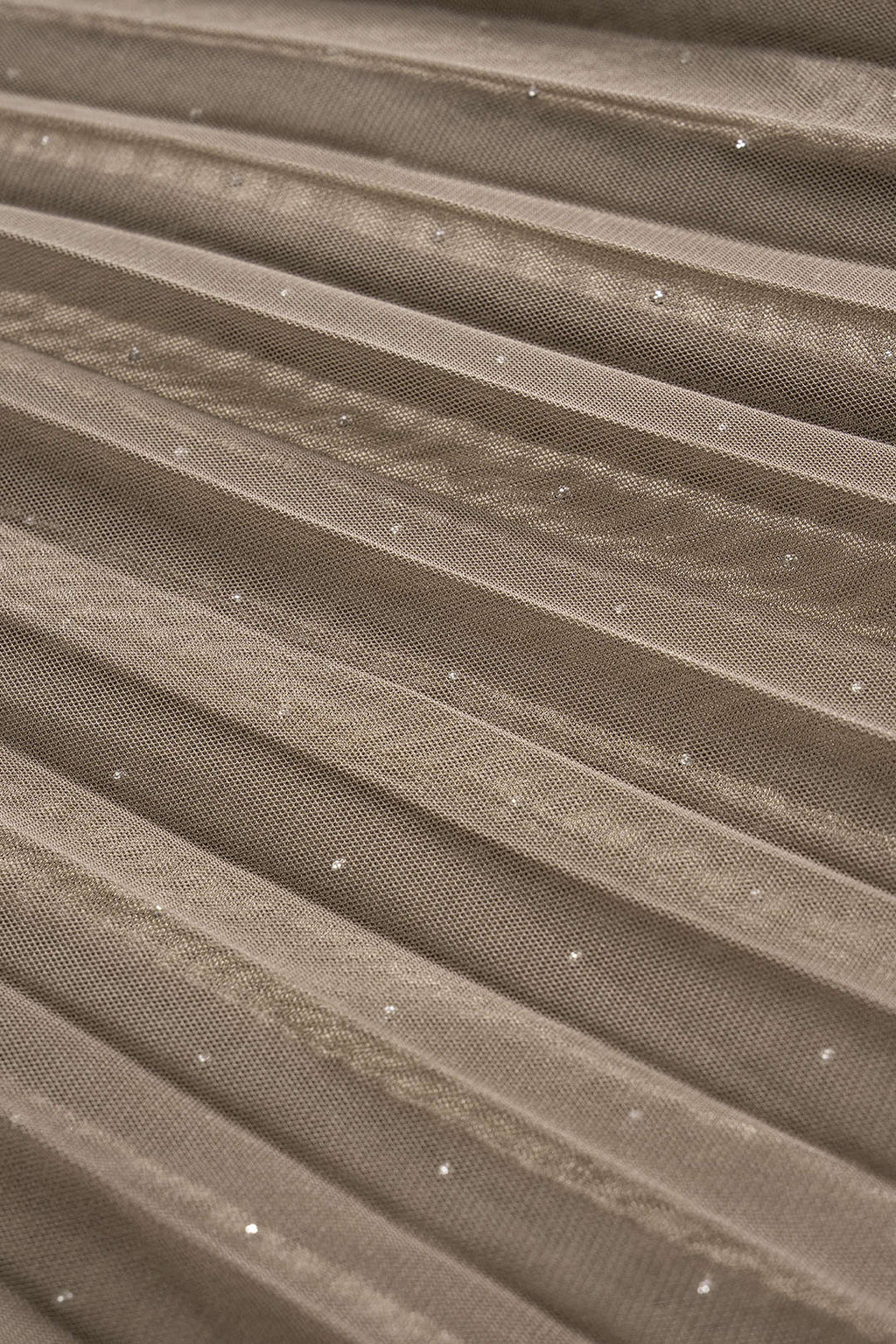 חצאית גבוהה עם רשת ואבני חן 