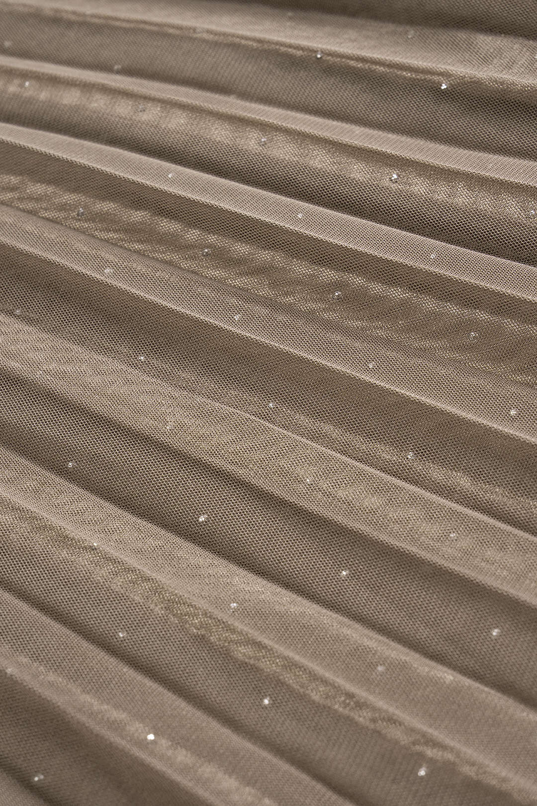 חצאית גבוהה עם רשת ואבני חן 