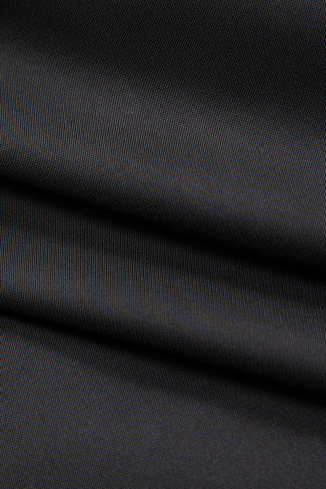 שמלת מיני עם שרוולים ארוכים, כפתורים ורוכסן, דמוי עור סאטן 