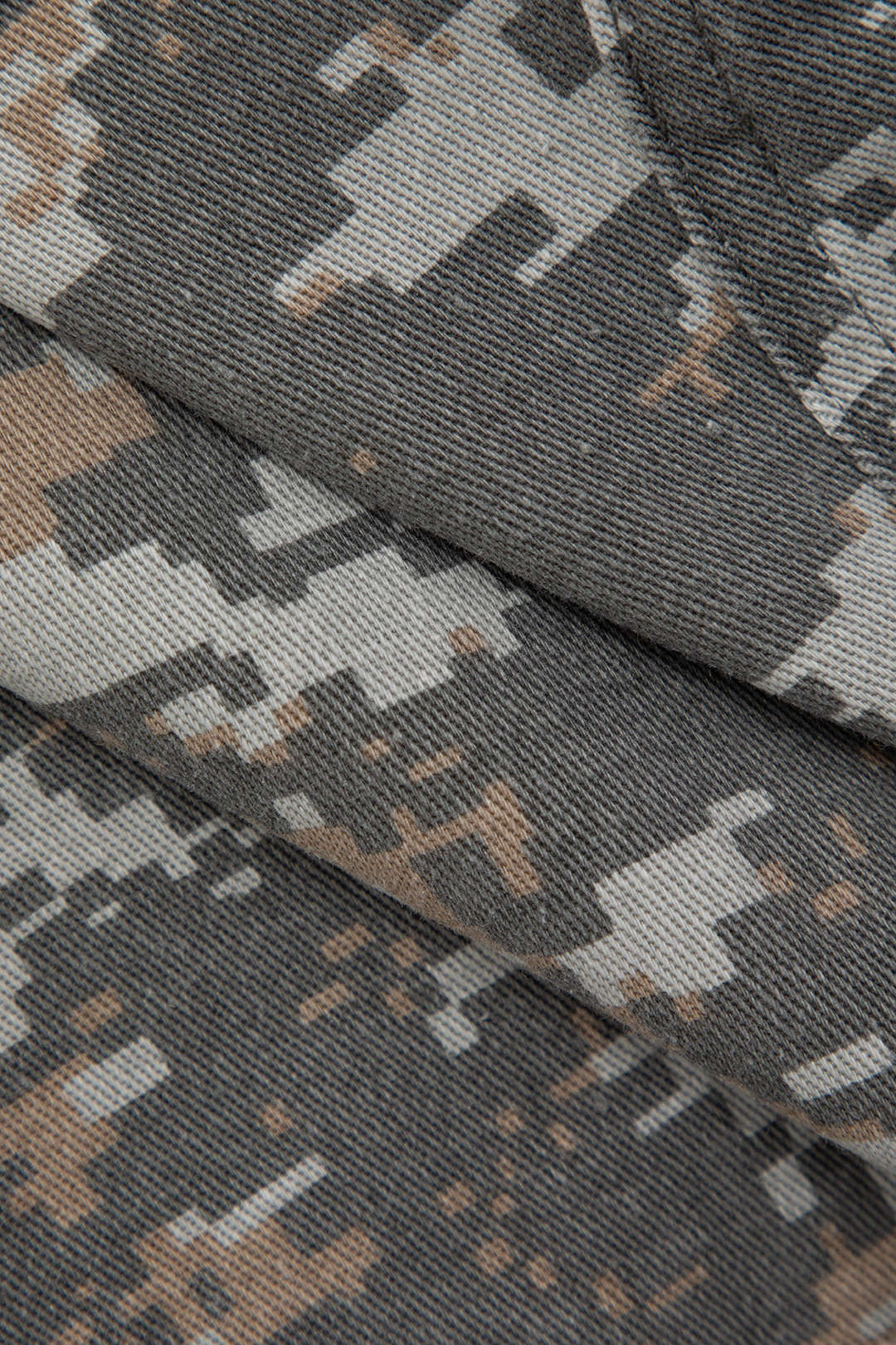 Falda Mini Camuflaje Deshilachada Con Flecos Y Encaje