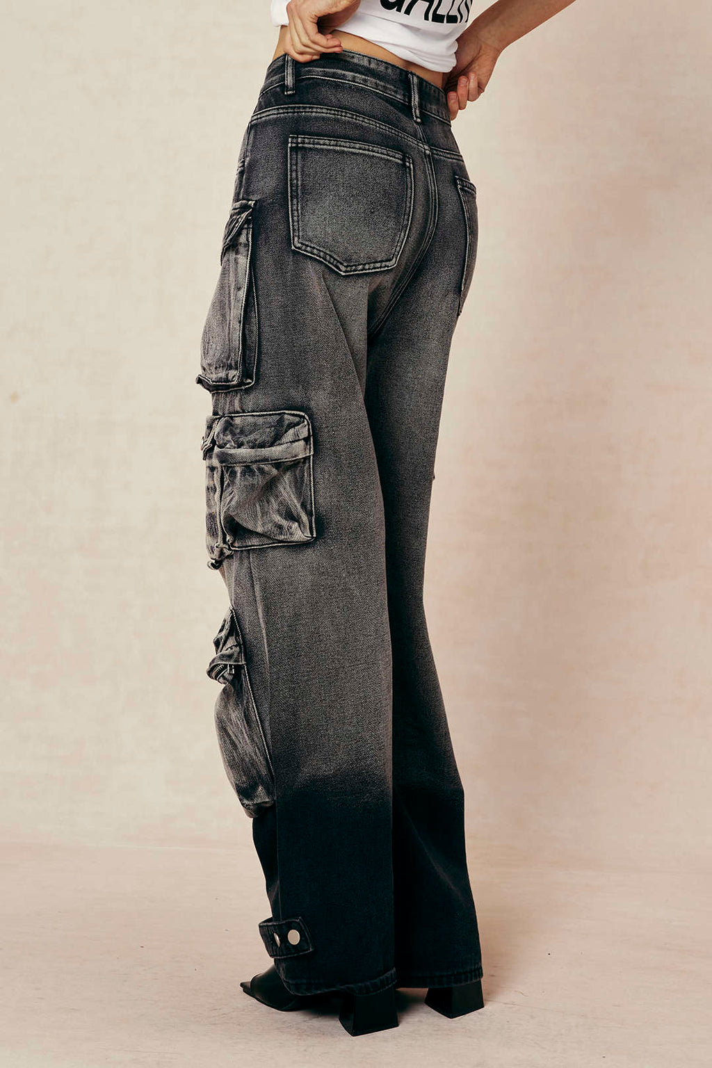 Jeans Cargo De Pierna Ancha Con Ombre Y Bolsillos Multiples