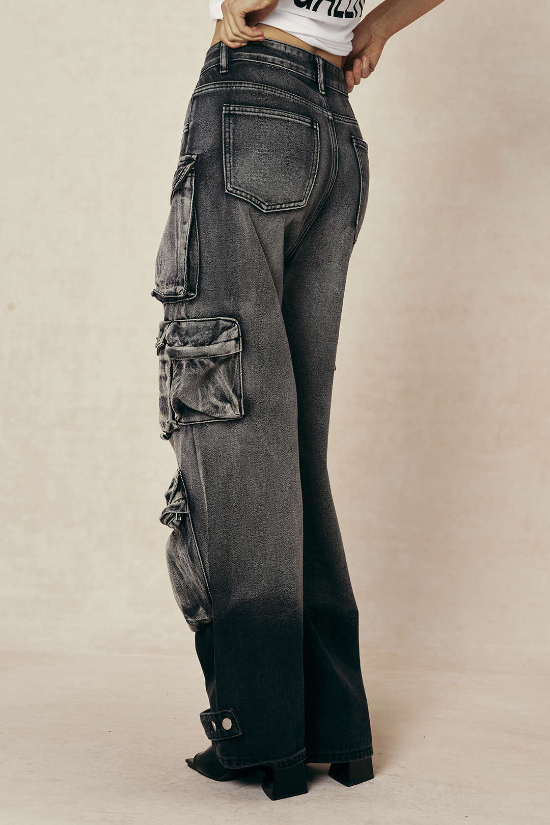 Jeans Cargo De Pierna Ancha Con Ombre Y Bolsillos Multiples