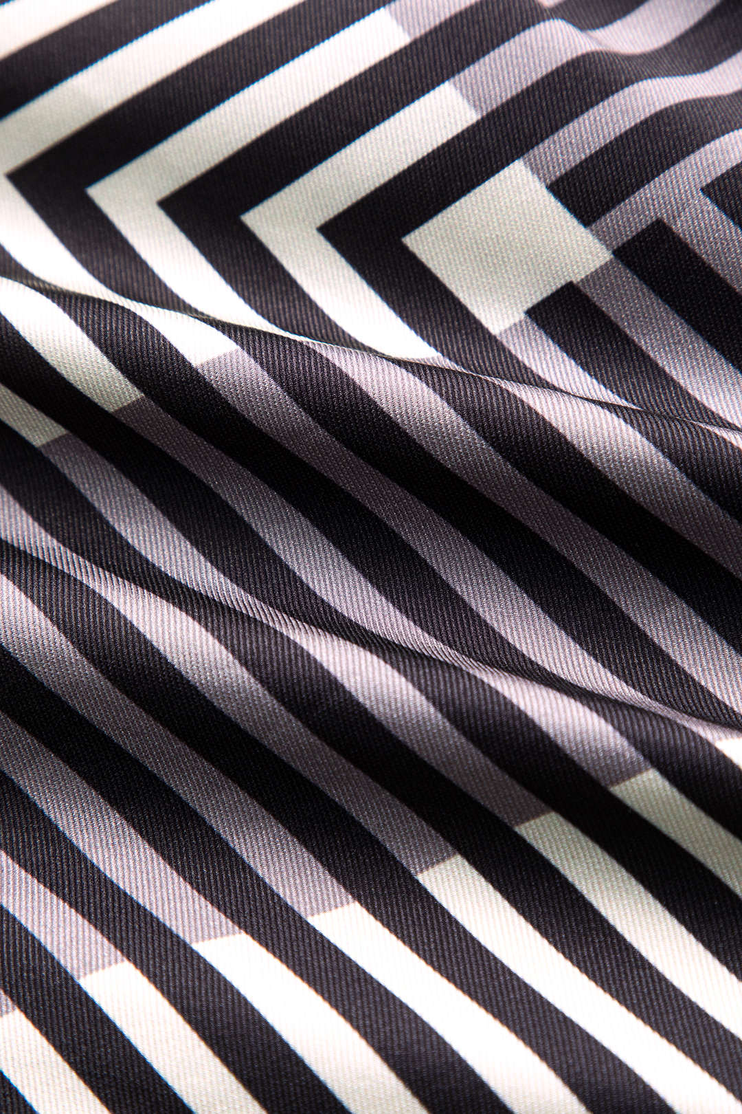 חצאית עם כפתורים וקשירה 