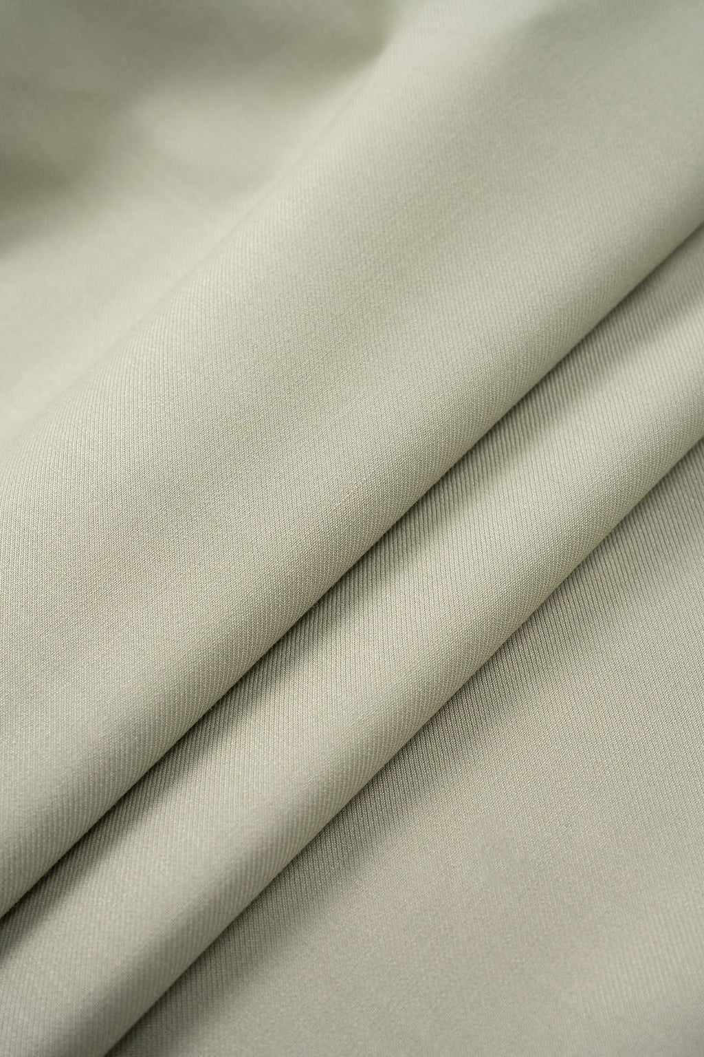 חצאית גבוהה עם קפלים 