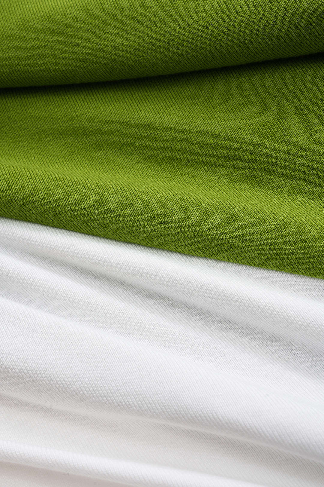 חצאית אסימטרית עם טלאים וקשירה 