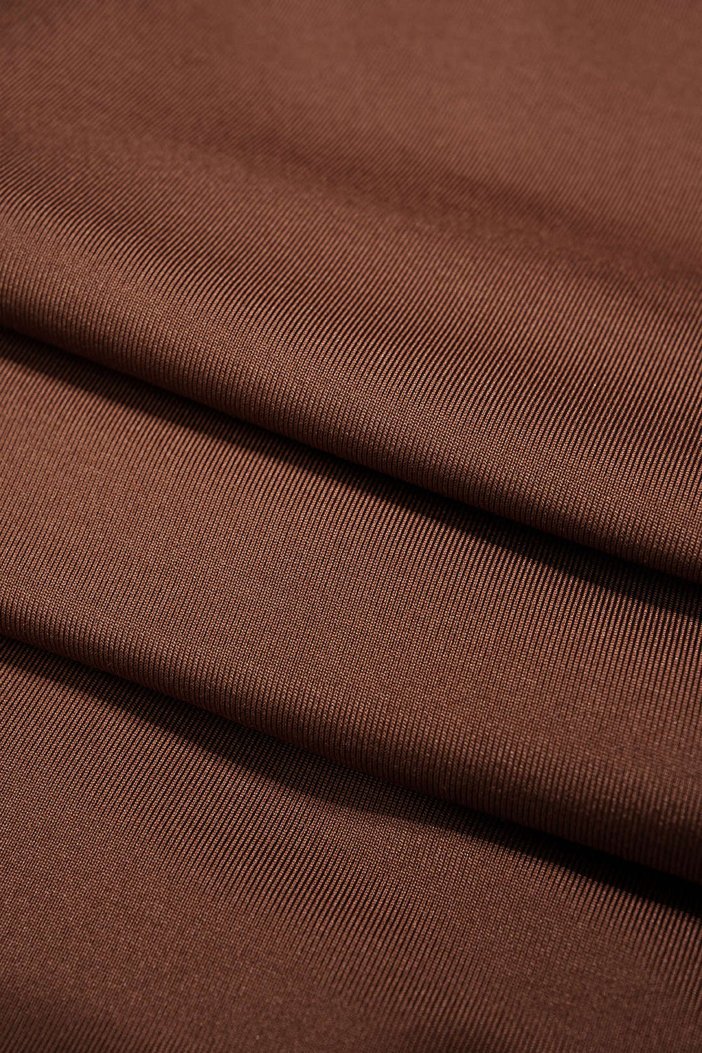 שמלת מיני עם צווארון א-סימטרי ושרוול ארוך 