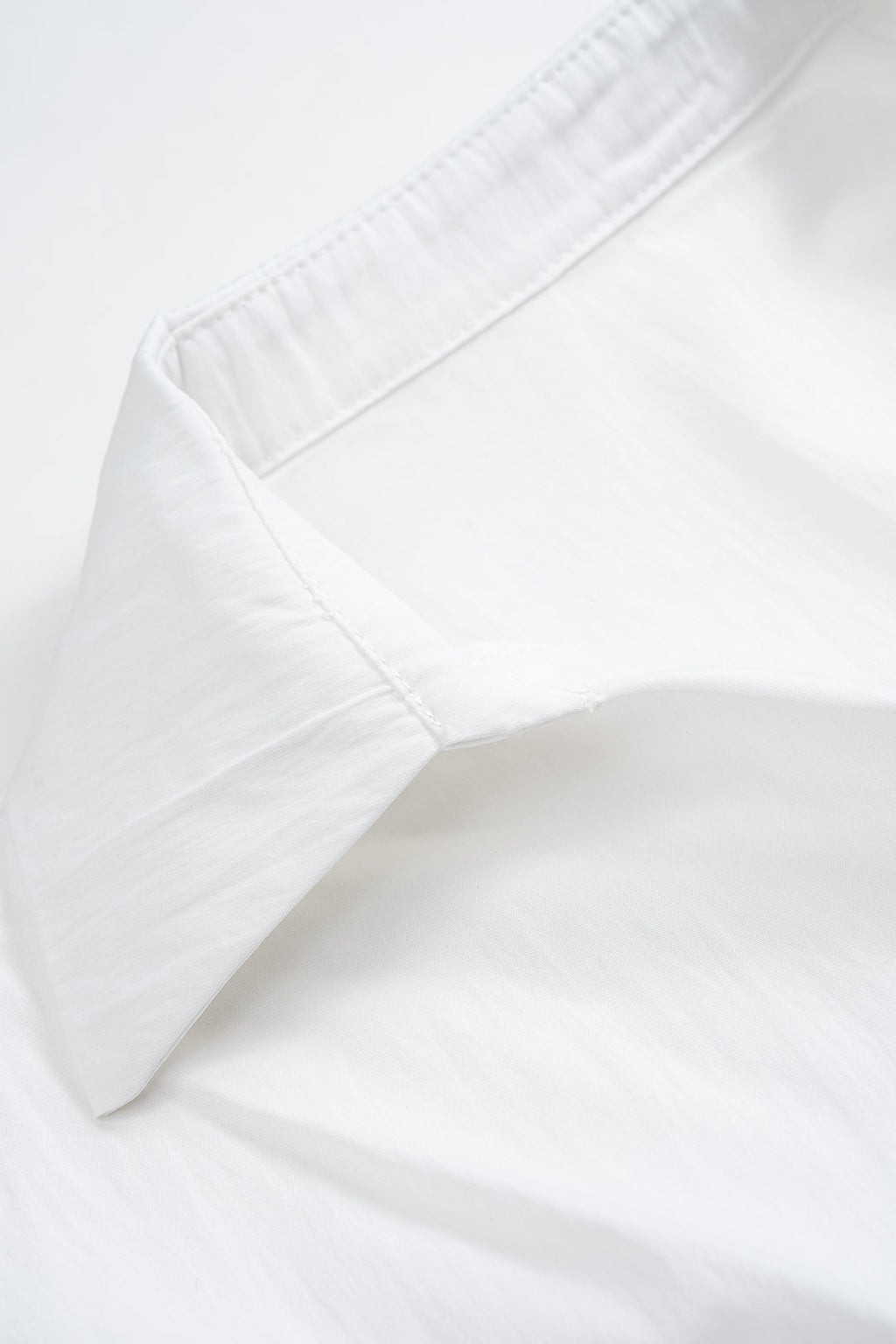 חולצה ארוכת שרוולים עם צווארון V וקשת 