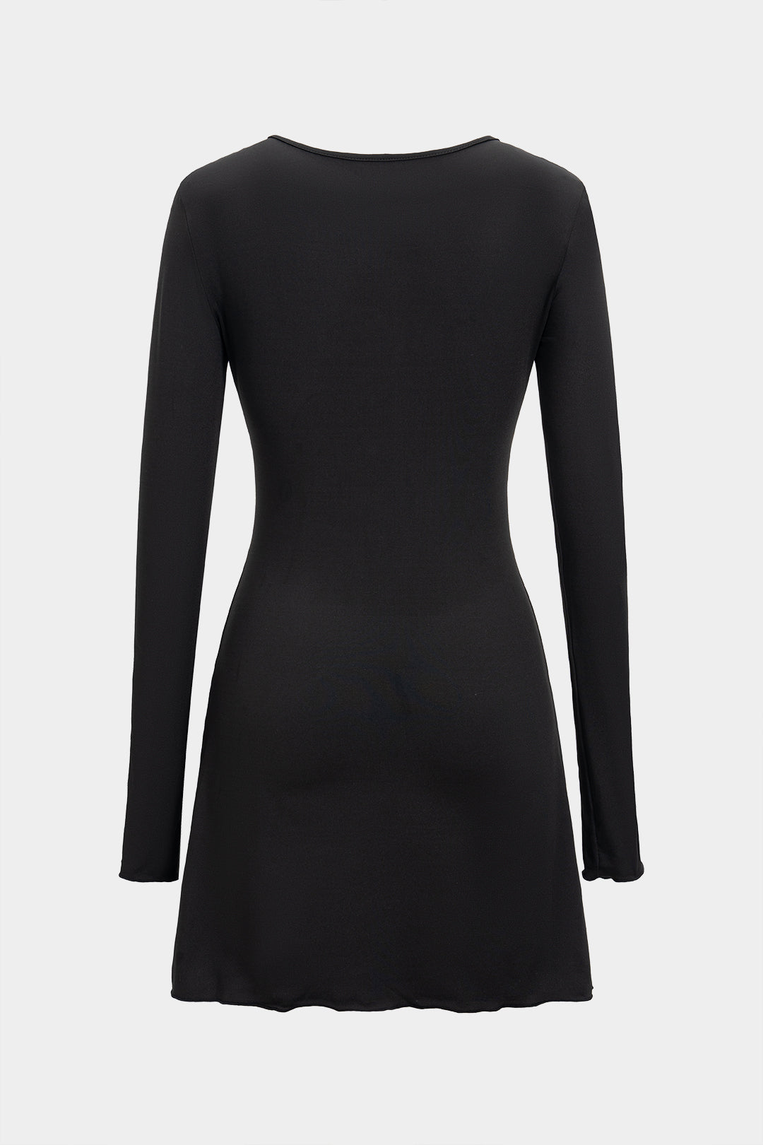 שמלת מיני עם שרוולים ארוכים ומחשוף 