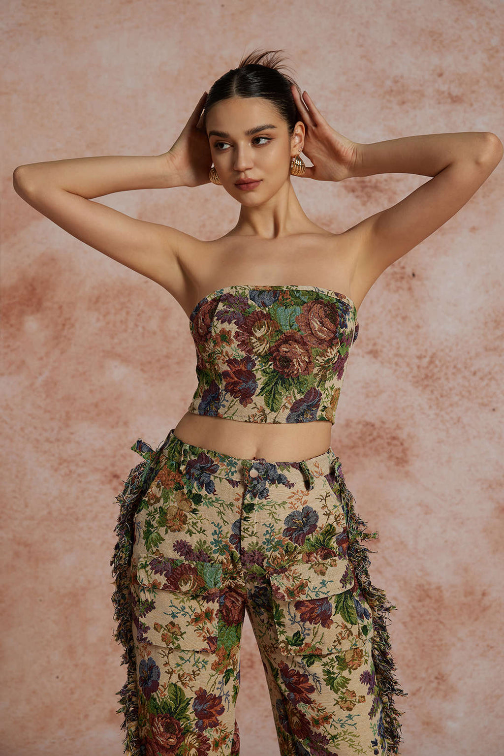 Conjunto Floral Flecos Blusa Espalda Atada Pantalones