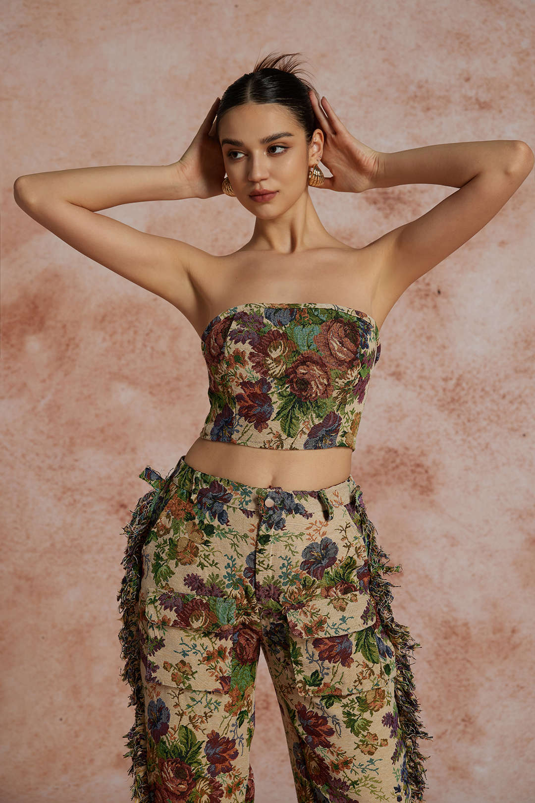 Conjunto Floral Flecos Blusa Espalda Atada Pantalones