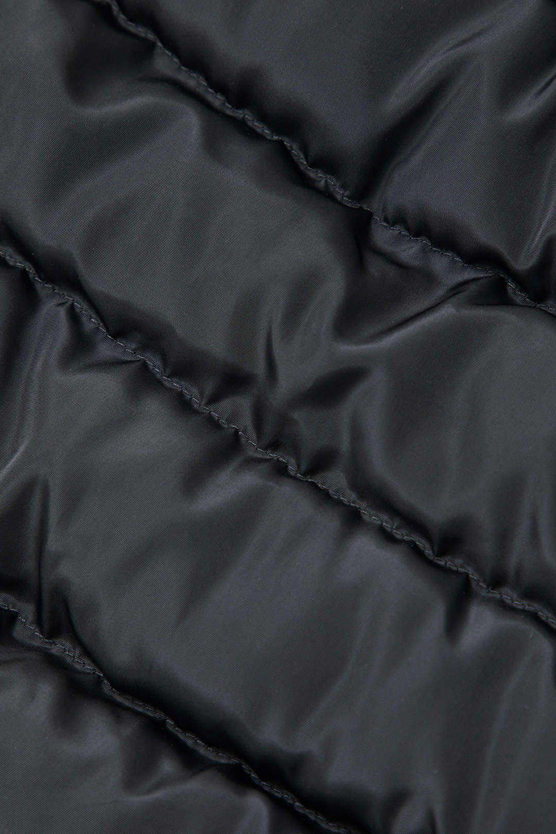 חצאית מיני נפוחה עם כפתורים 