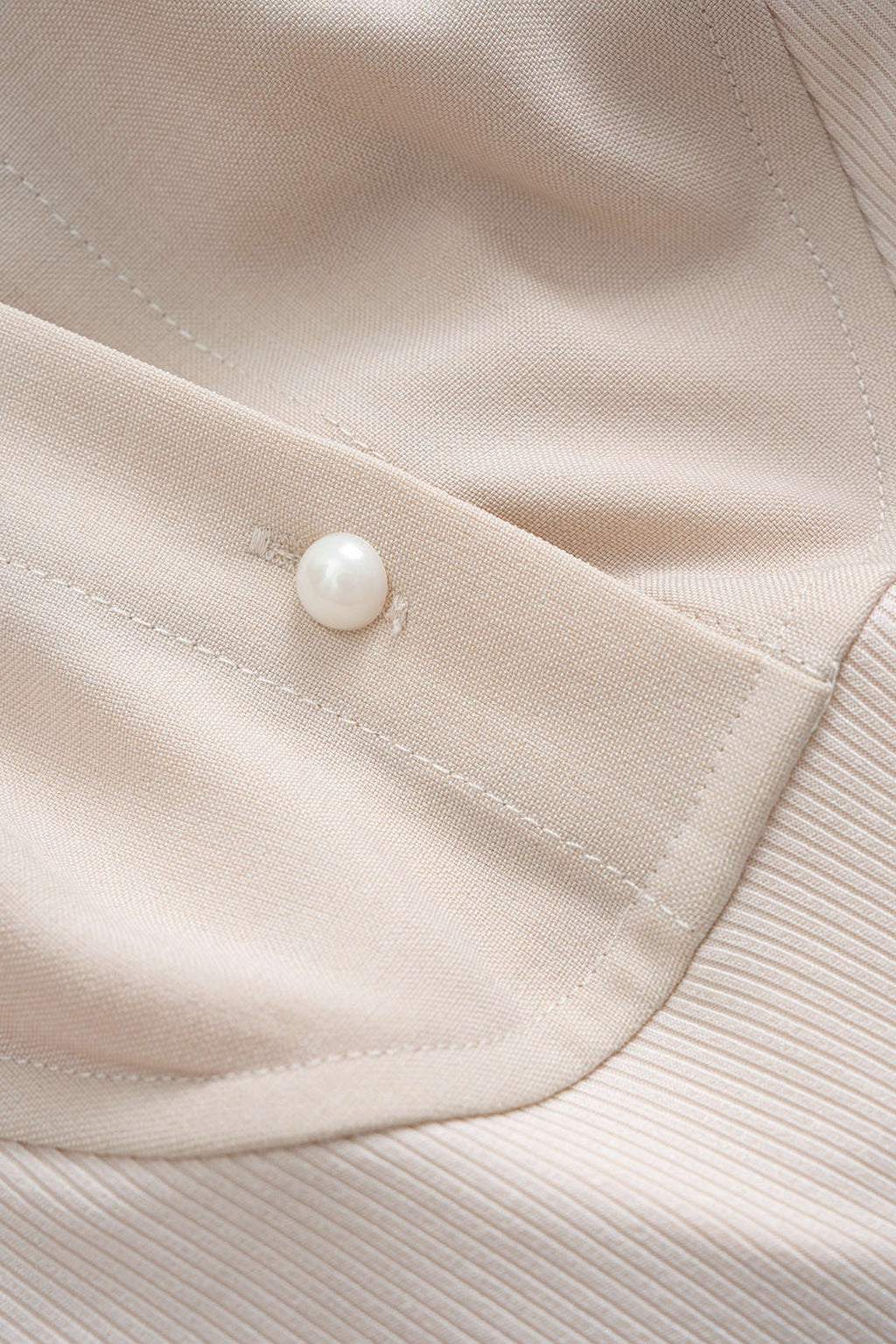 בגד גוף עם שרוולים ארוכים וכותנות עם כפתורים 