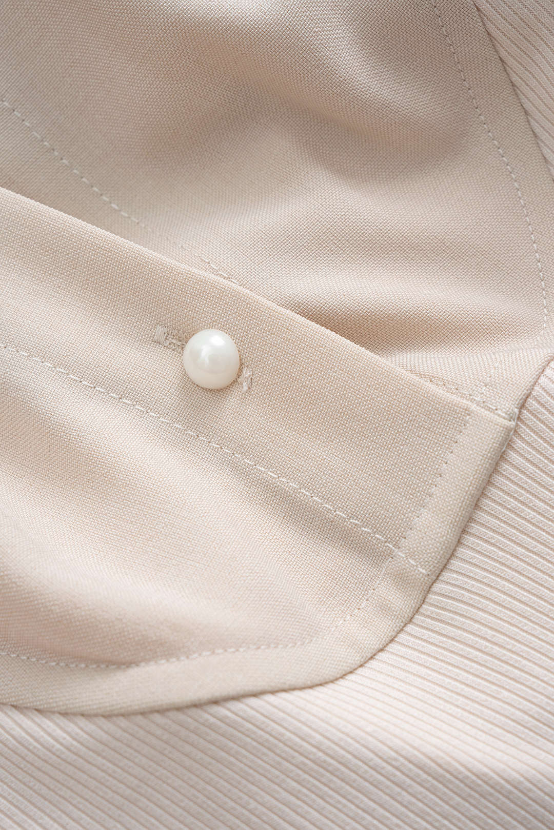 בגד גוף עם שרוולים ארוכים וכותנות עם כפתורים 