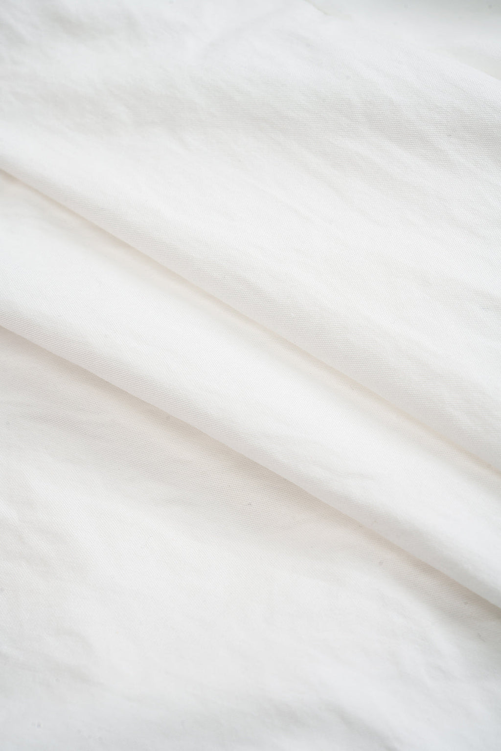 חצאית עם רוכסן וקשירה בחגורה 