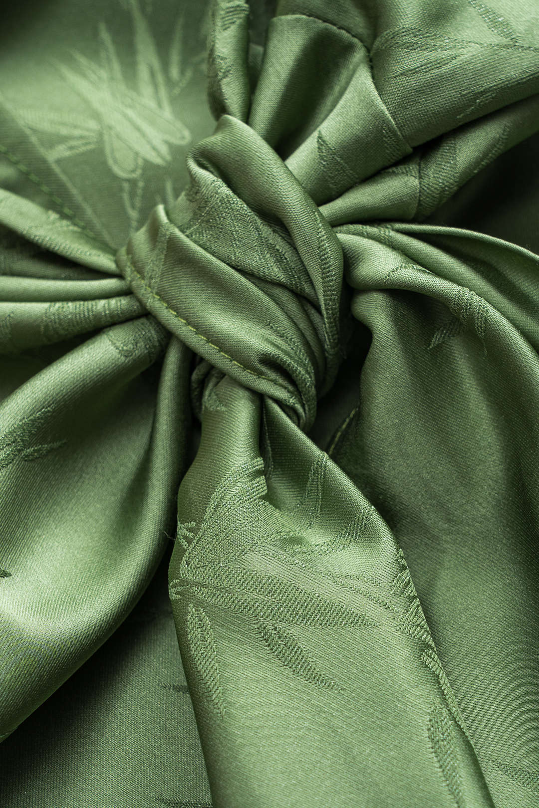 חצאית ז'קארד עם קפלים וקשירה מלפנים 