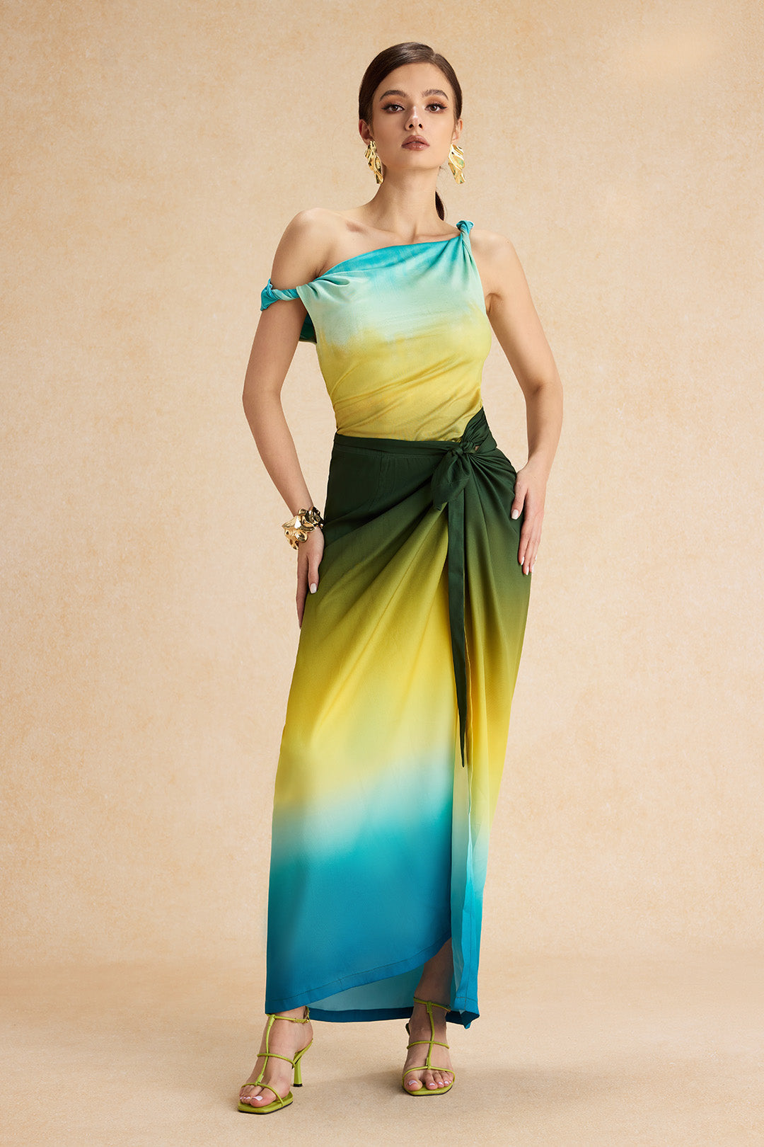 חצאית עם קשירה בחזית ורוכסן בהדפס אומברה 