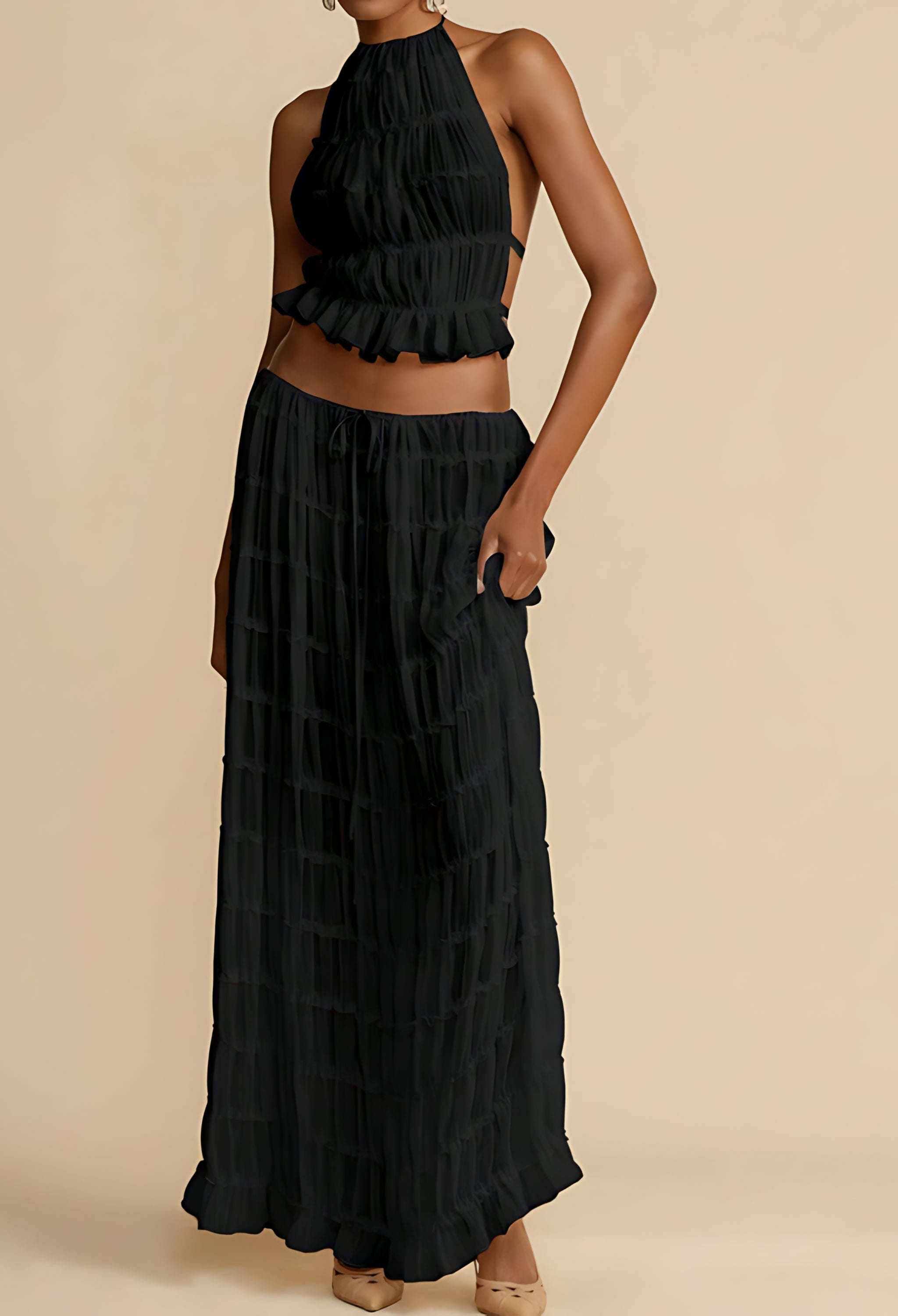 Conjunto Falda Maxi Negra Con Cuello Alto Y Volantes