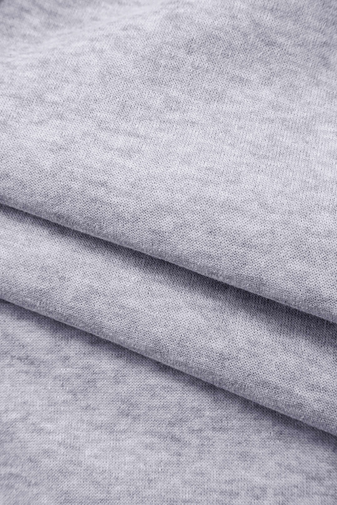 שמלת מיני עם שרוולים פנסים ומחשוף מותן 