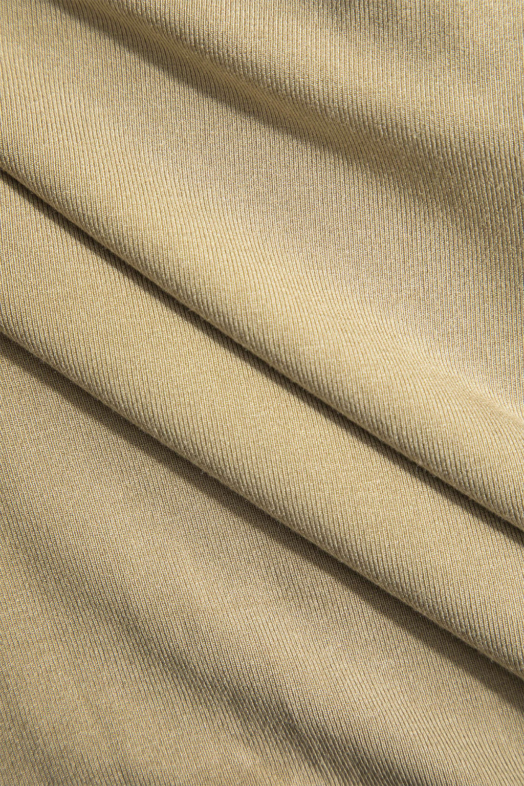 שמלת מיני עם צווארון עגול וקשירה דמוית עור עם טלאים מקדימה 