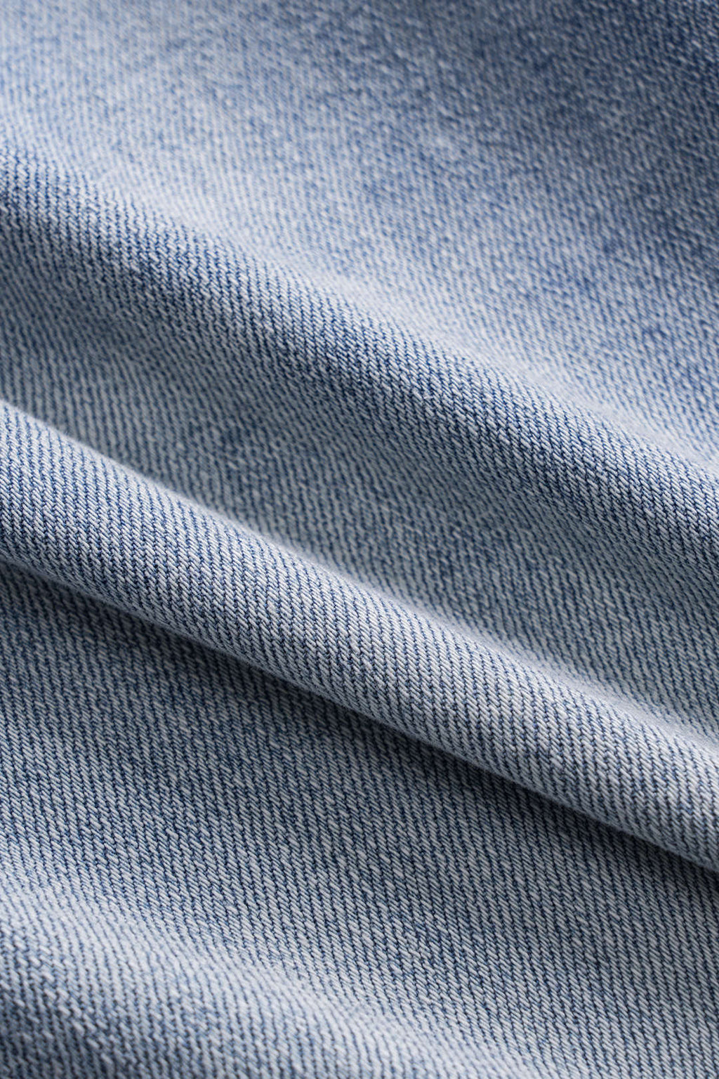 Vaqueros Denim Pierna Ancha Con Desgaste Y Bolsillos Botón