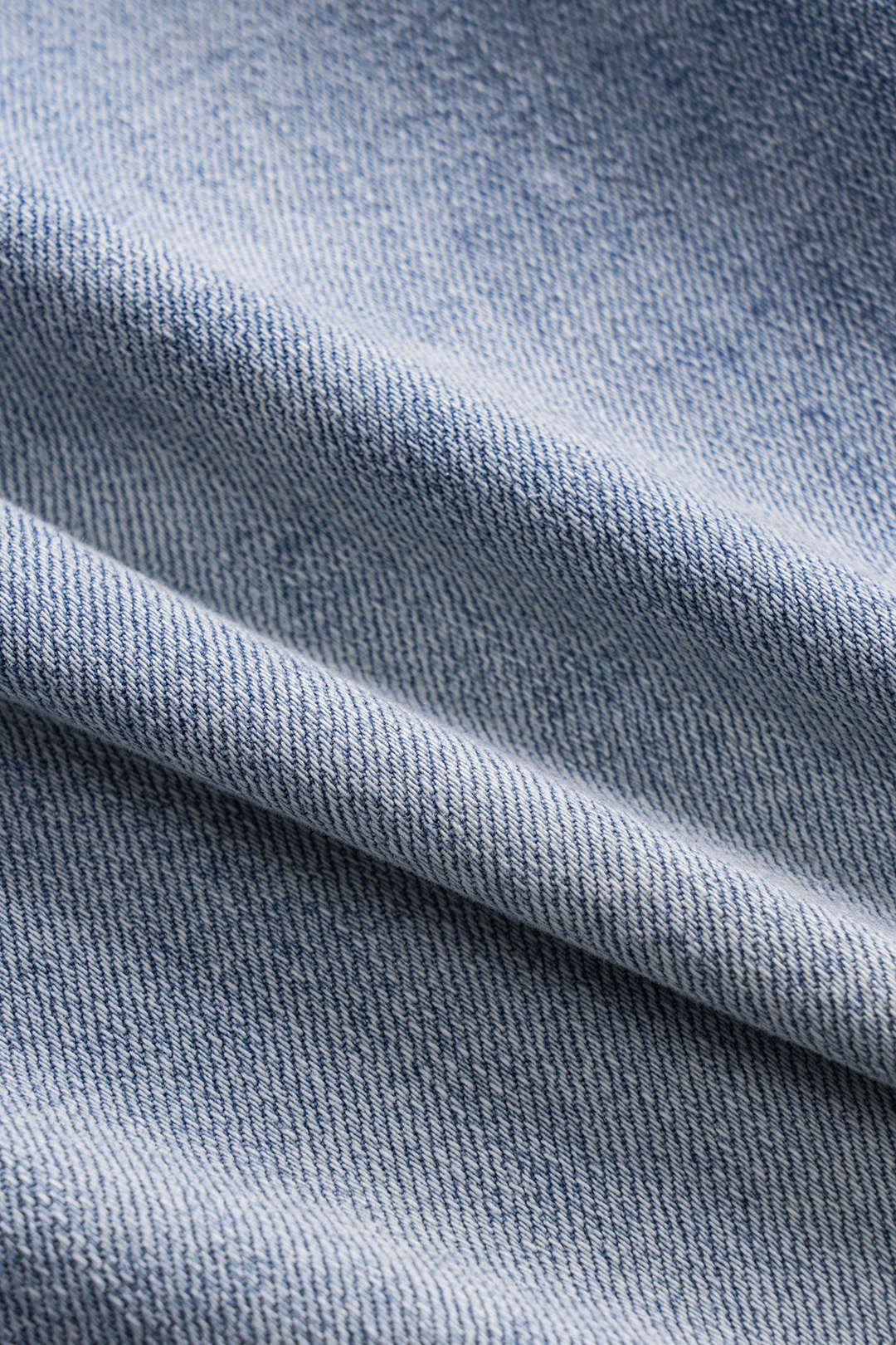 Vaqueros Denim Pierna Ancha Con Desgaste Y Bolsillos Botón