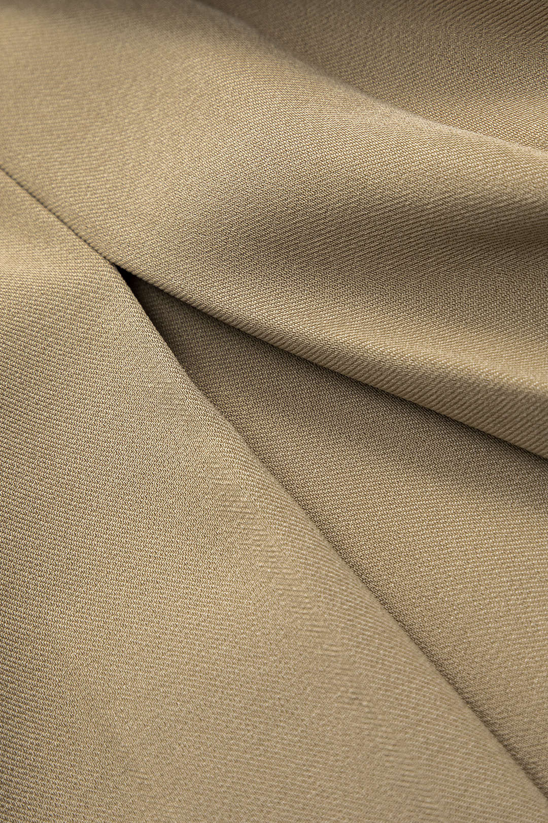 חצאית קפלים עם רוכסן דקורטיבי ממתכת 