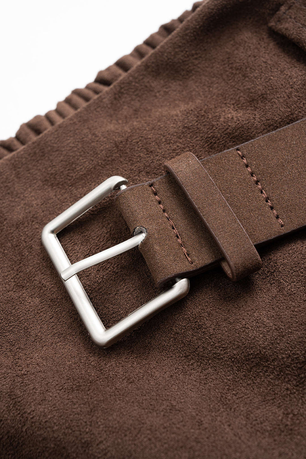 חצאית זמש עם חגורה 