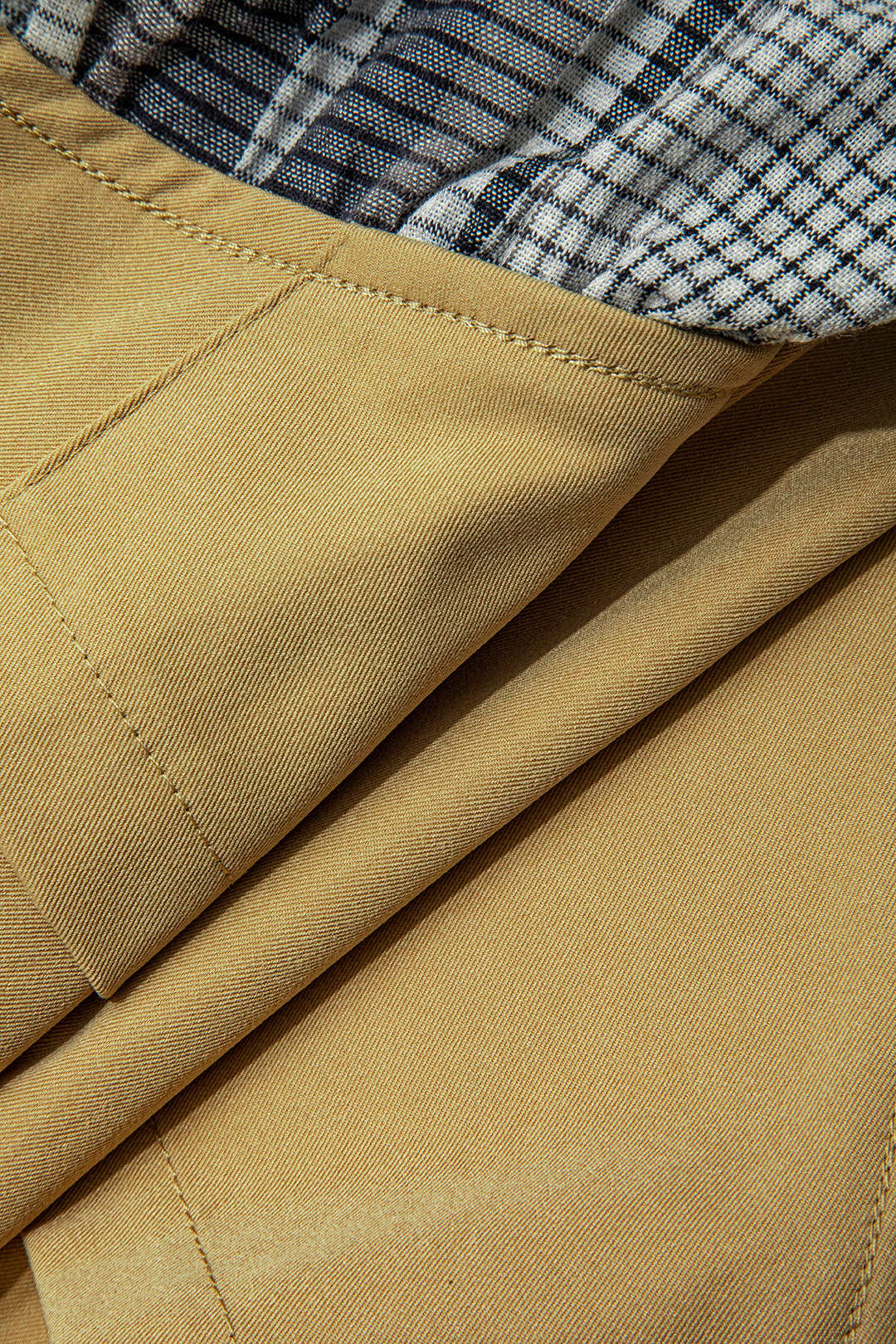 חצאית מיני עם הדפס משובץ טלאים 