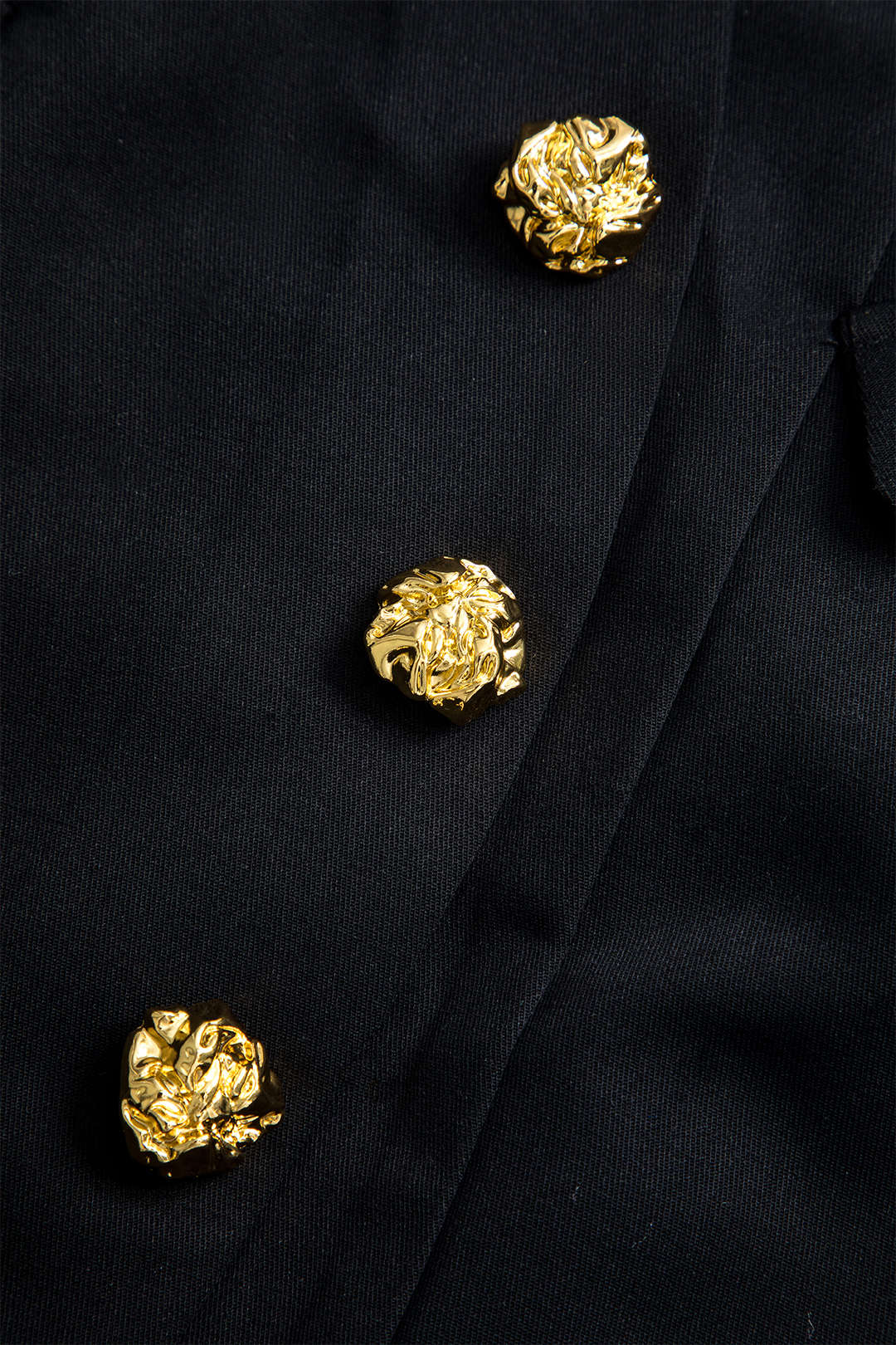 חצאית מיני עם כפתורים אחידים 