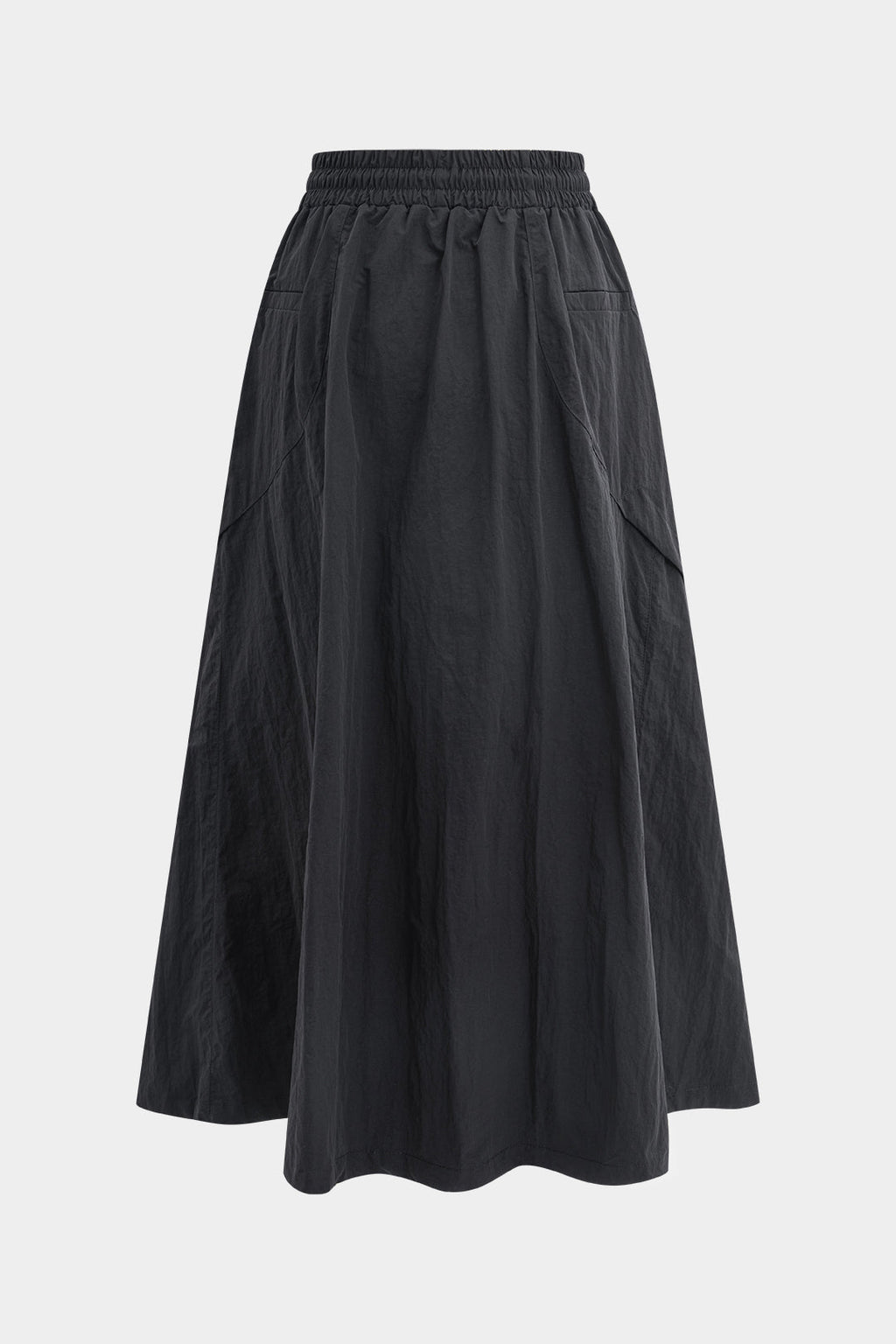 חצאית ג'ינס עם טלאים ושרוכים בגזרה גבוהה 