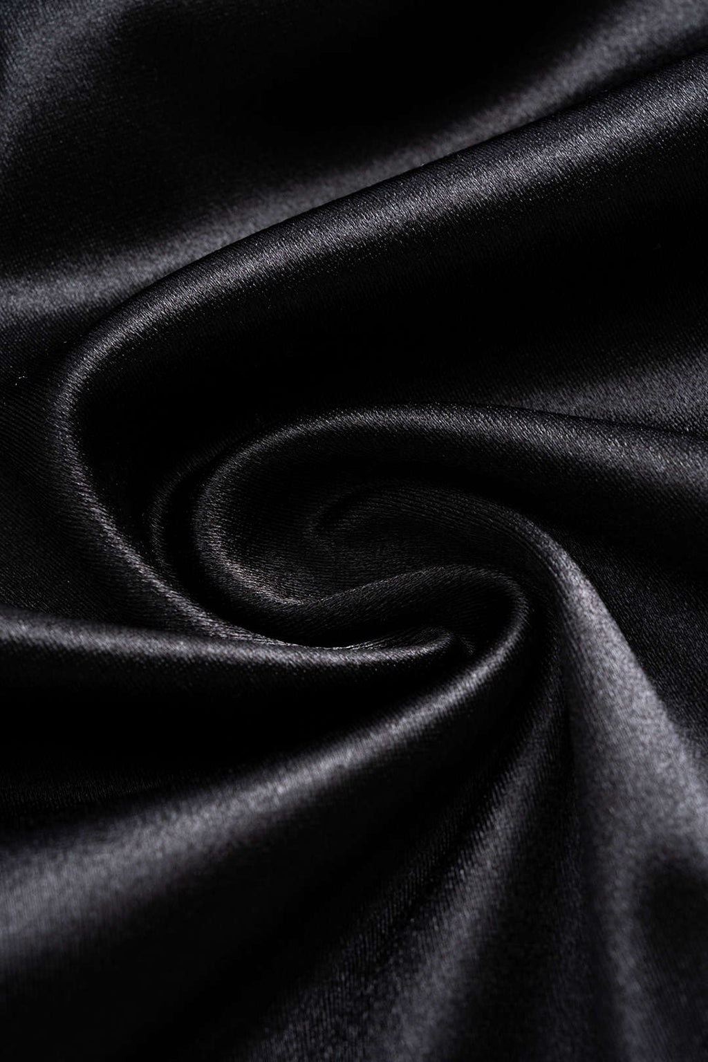 שמלת מיני עם שרוולים ארוכים וטלאים מרשת 