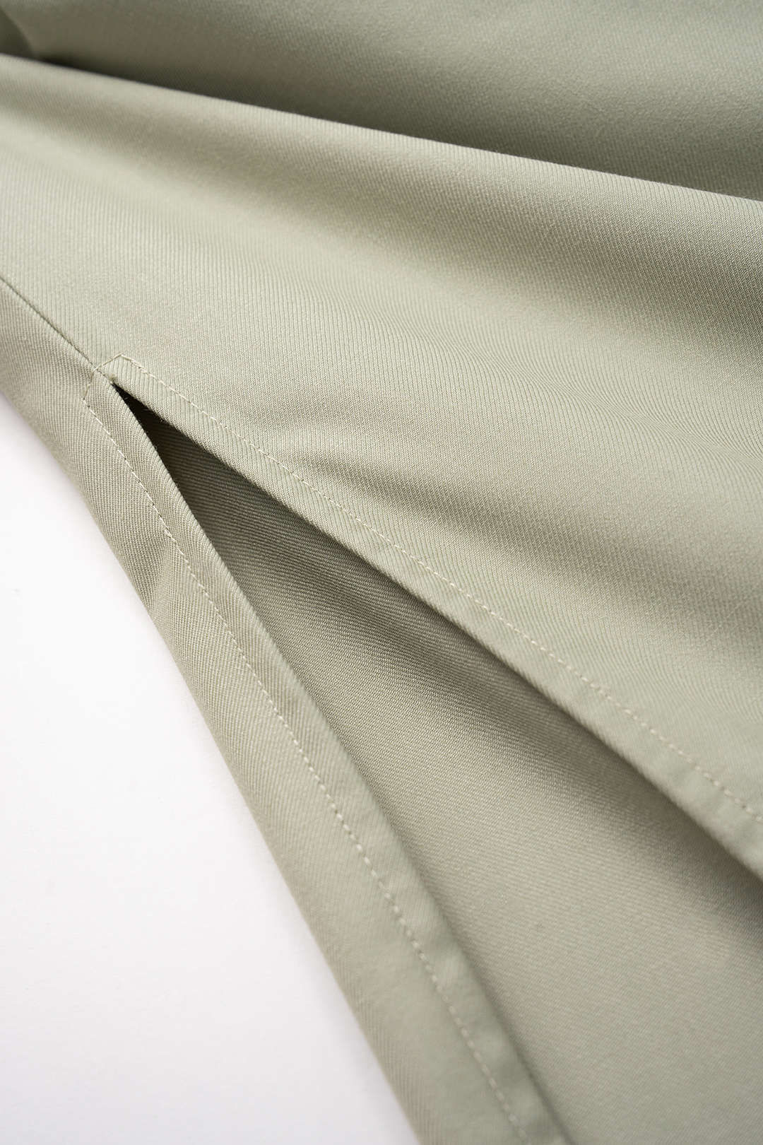 חצאית גבוהה עם קפלים 