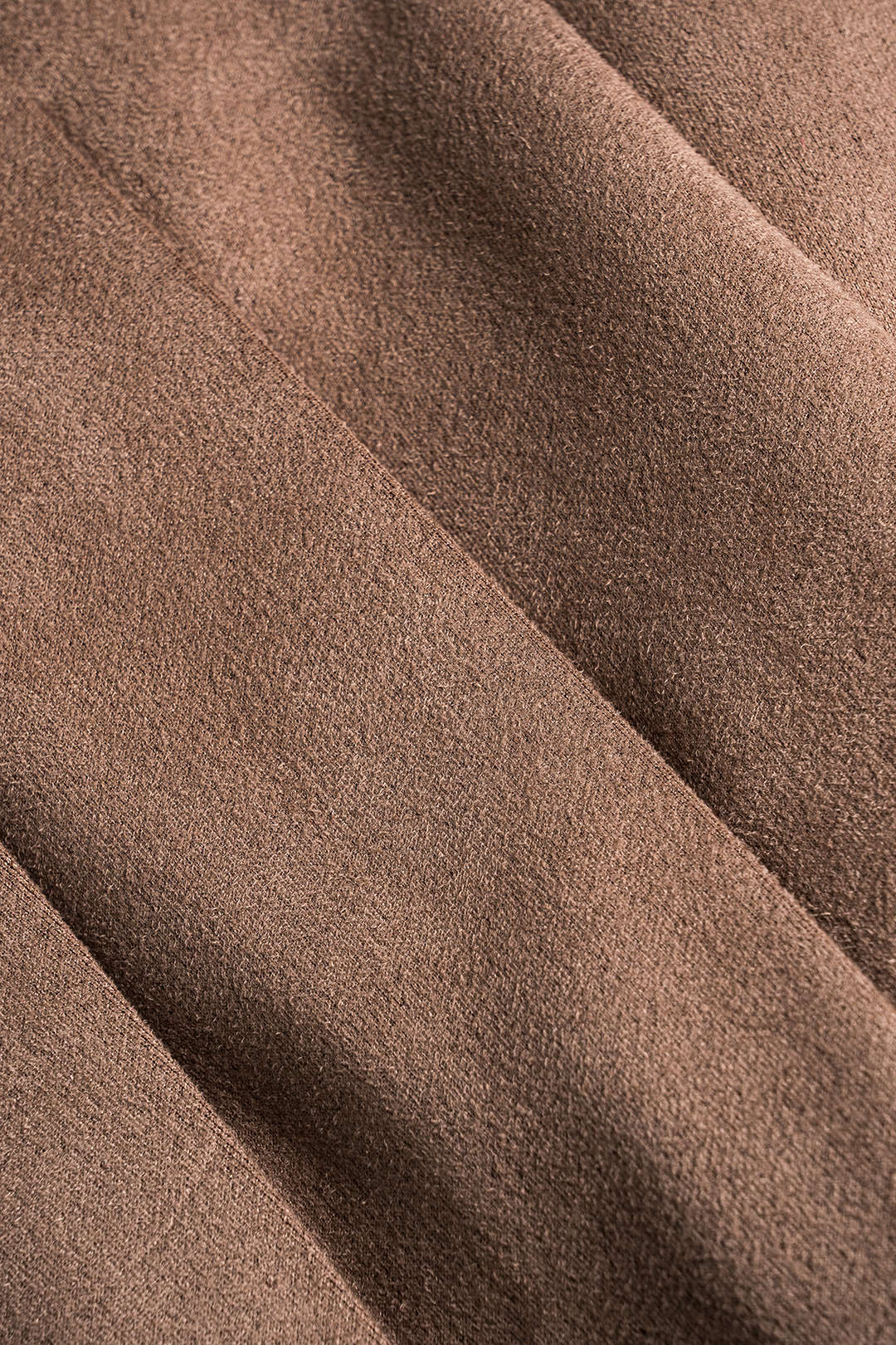 חצאית קפלים עם כפתורים מטאליים מזמש 