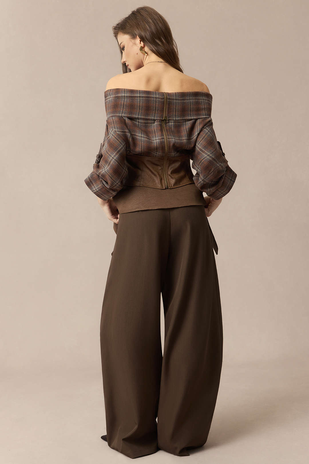 חולצה ארוכת שרוולים עם רוכסן, הדפס משובץ וטלאים של סאטן 