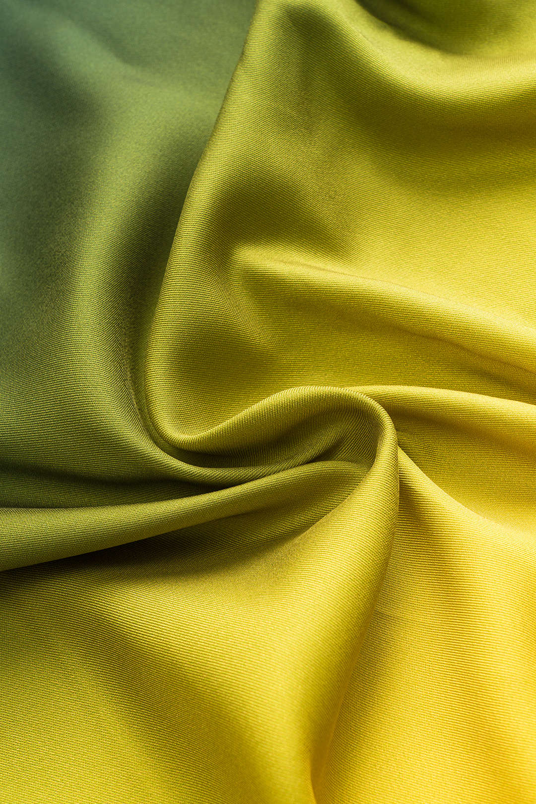 חצאית עם קשירה בחזית ורוכסן בהדפס אומברה 