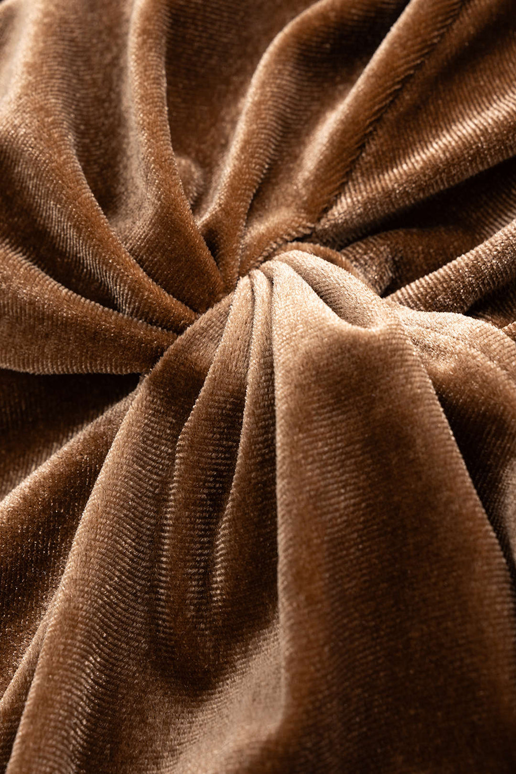 חולצת קטיפה עם שרוולים ארוכים וקשירה 