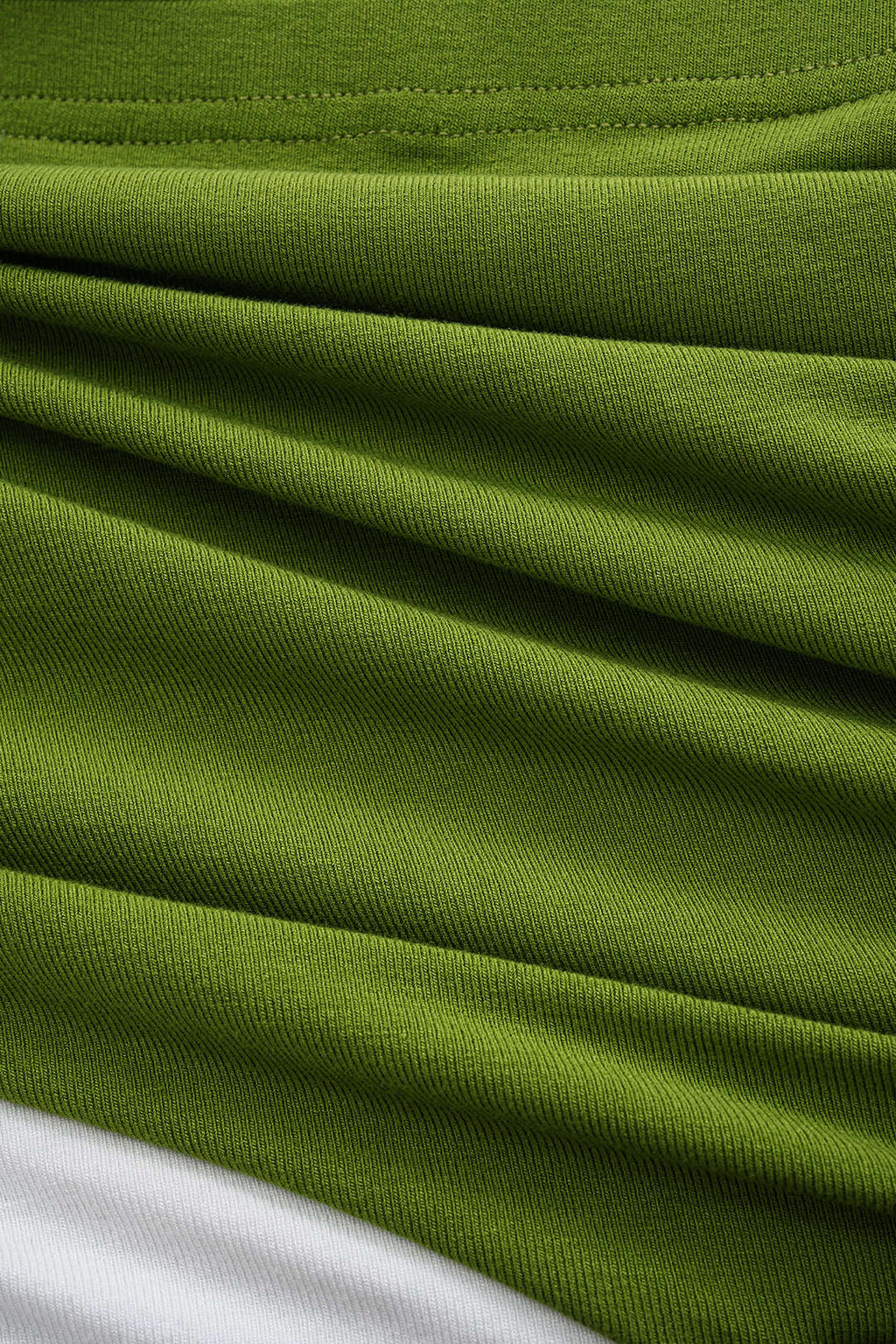 חצאית אסימטרית עם טלאים וקשירה 