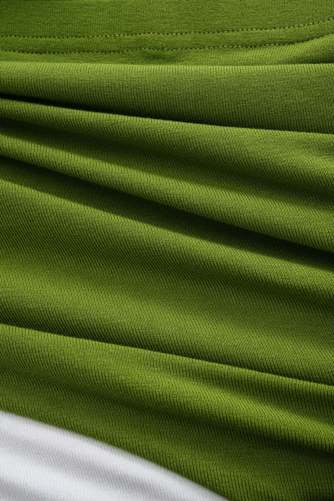 חצאית אסימטרית עם טלאים וקשירה 