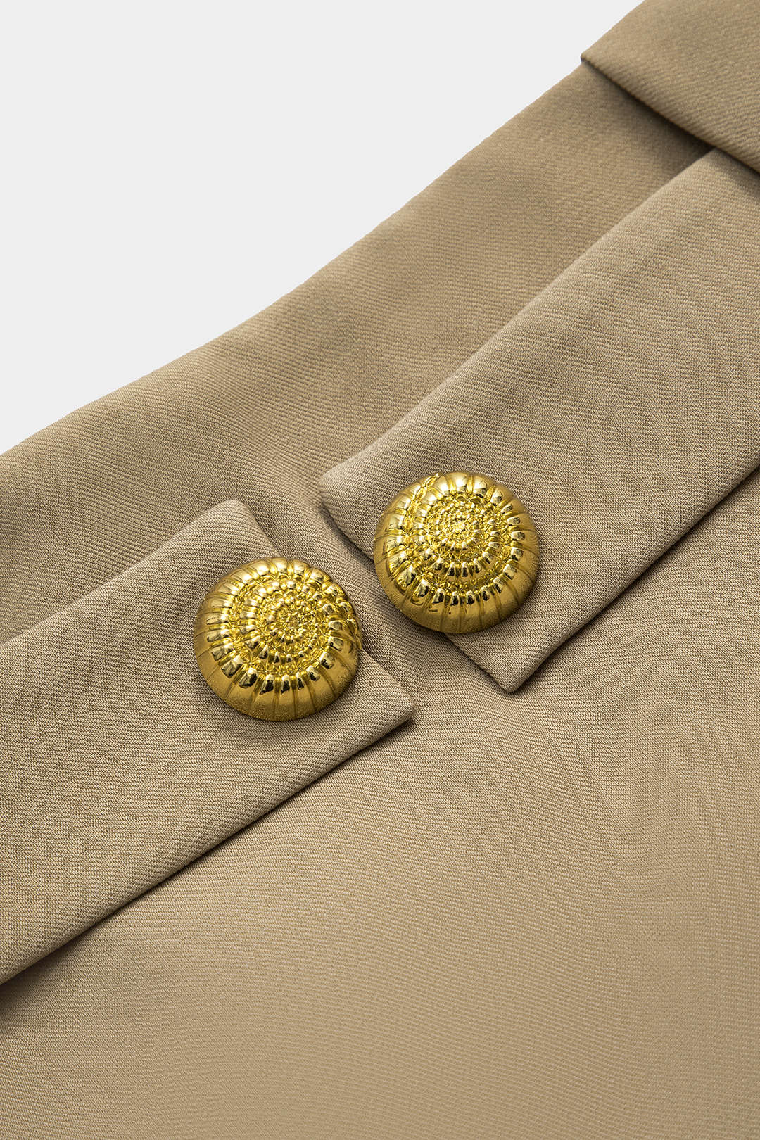 חצאית קפלים עם רוכסן דקורטיבי ממתכת 