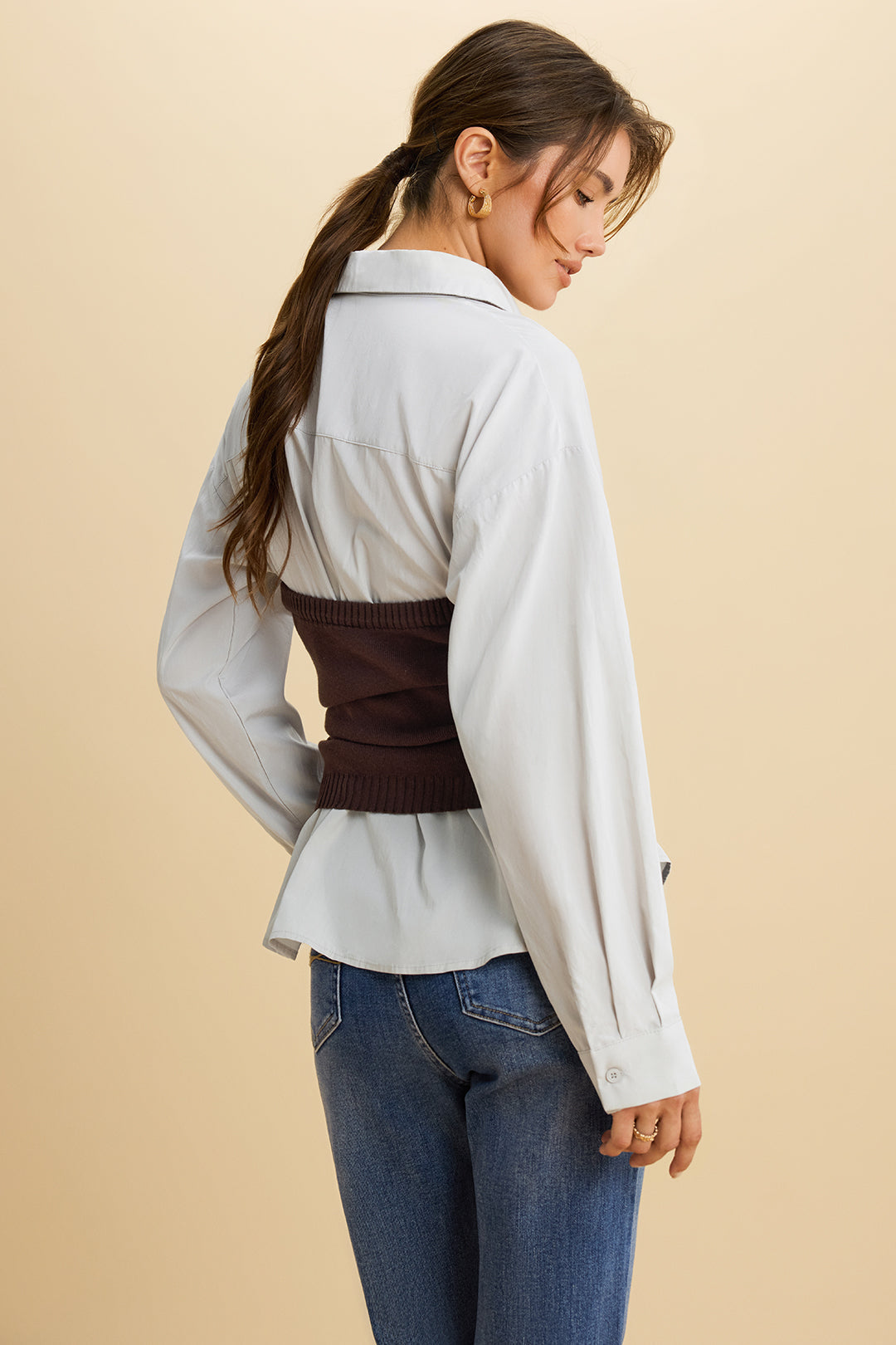 חולצה ארוכת שרוולים עם קשירה מלפנים וסריגה טלאים חלקה 