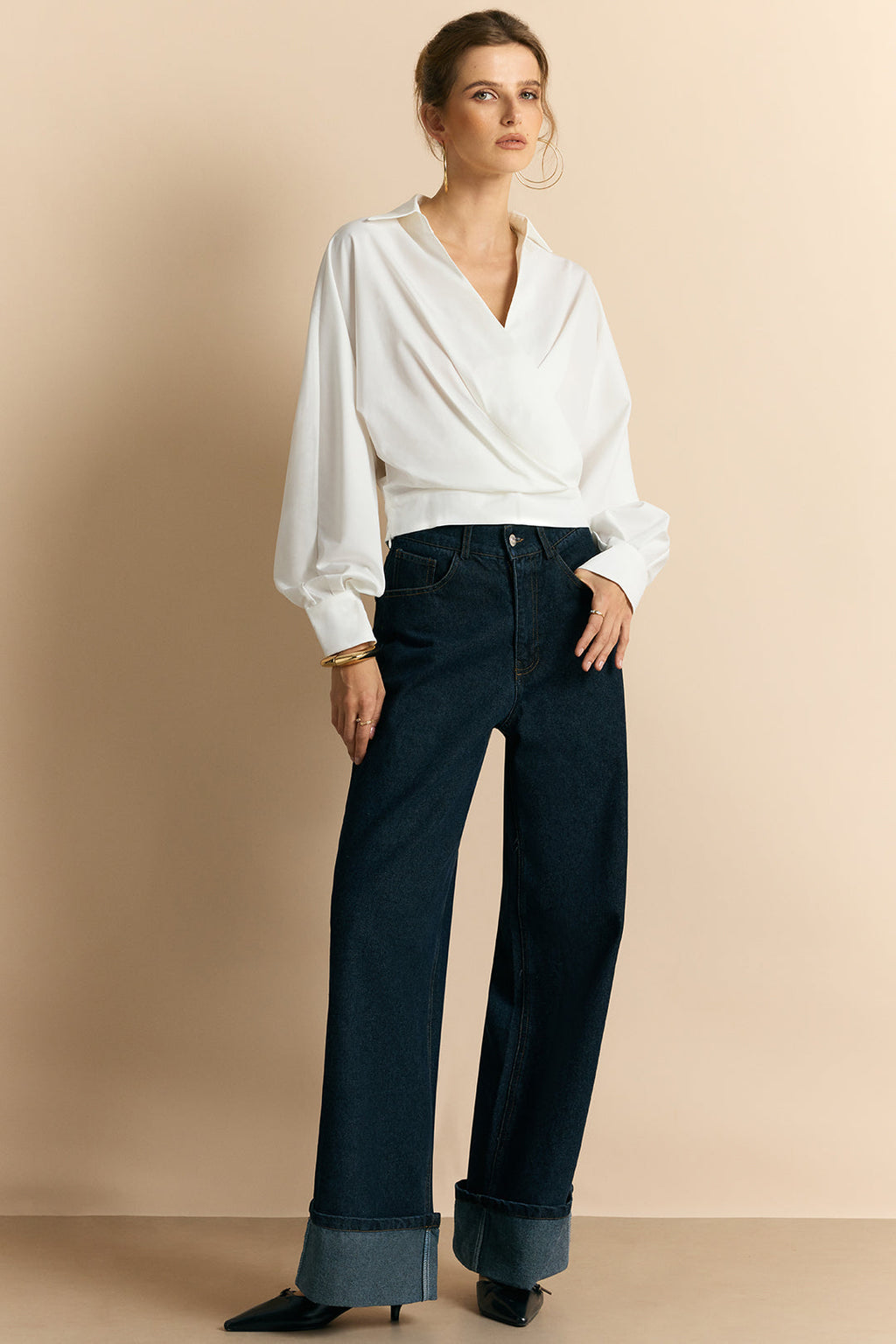 חולצה ארוכת שרוולים א-סימטרית עם צווארון V מוצלב 