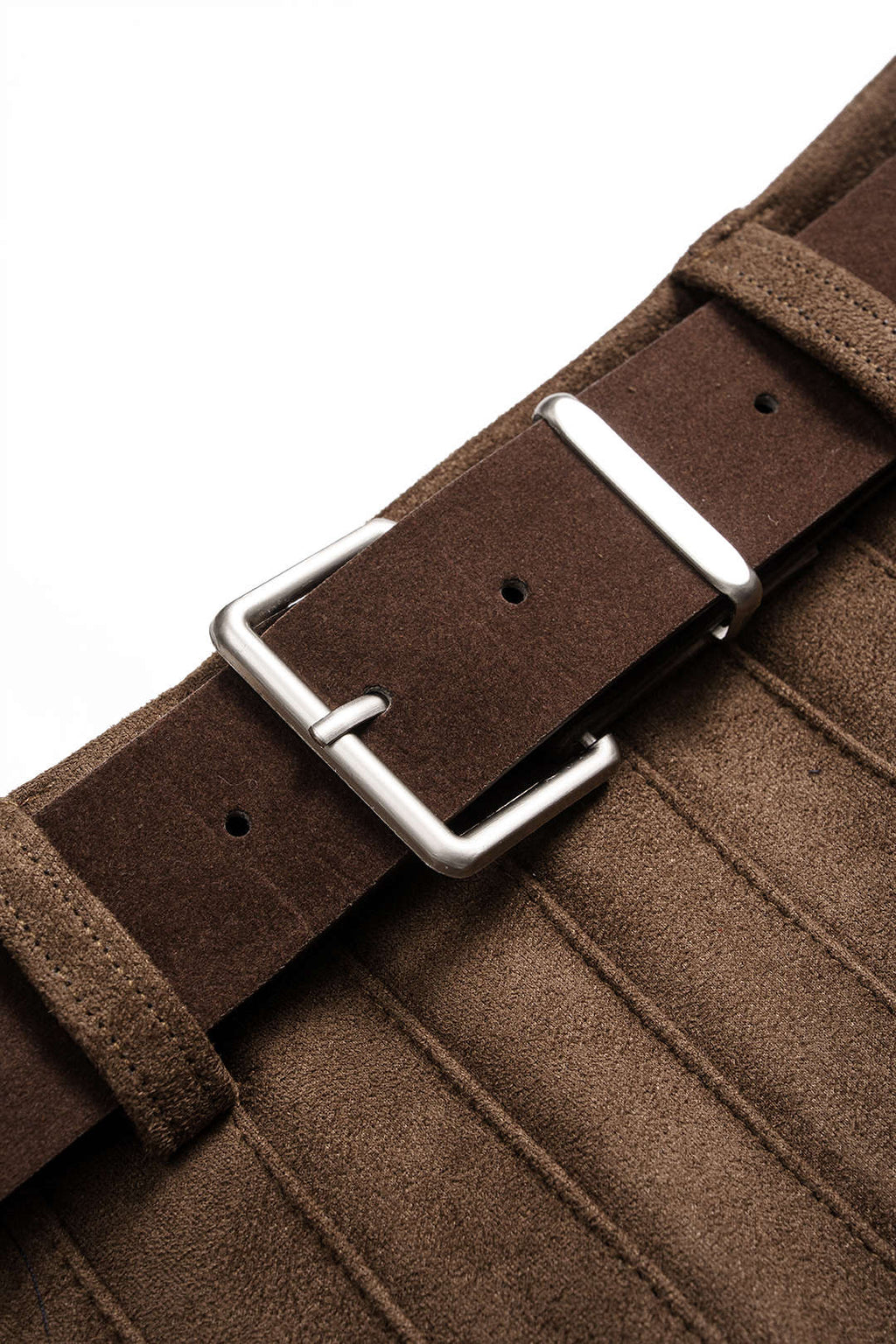 חצאית זמש קפלים עם חגורה 