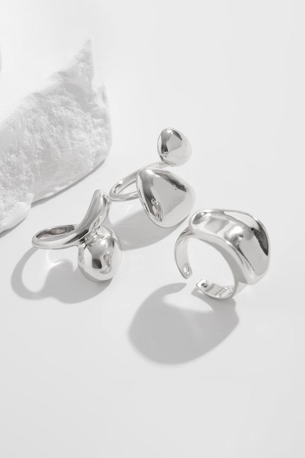 Anillos Irregulares Metálicos Texturas Minimalistas