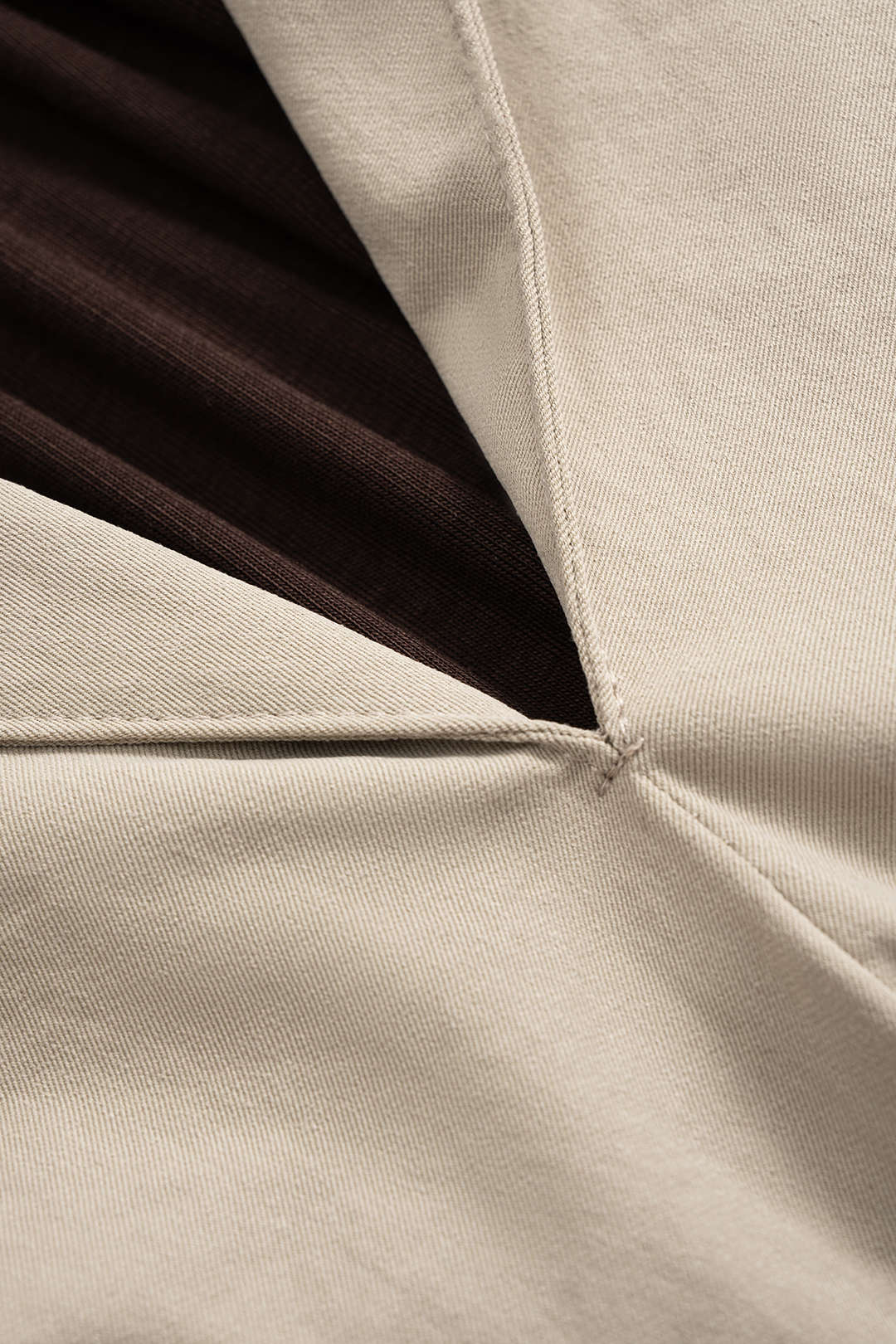 חולצה ארוכת שרוולים עם צווארון V 