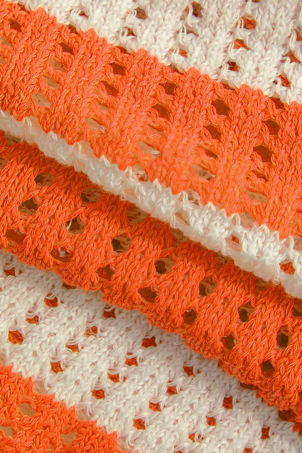 Conjunto Corto de Punto a Rayas Casual con Detalles Calados