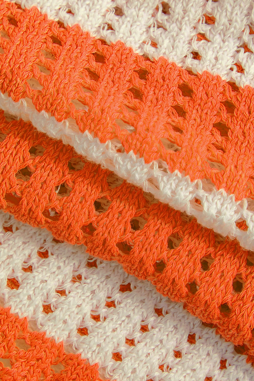 Conjunto Corto de Punto a Rayas Casual con Detalles Calados