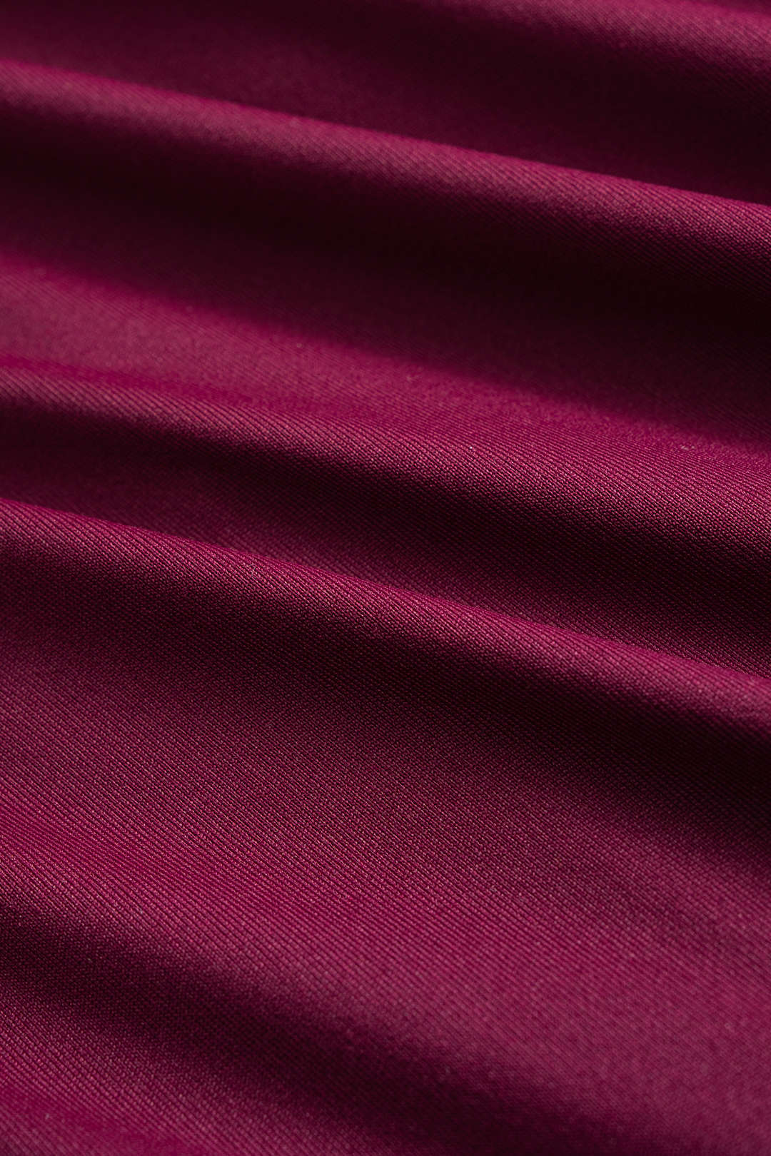 שמלת מיני עם צווארון עגול ושרוולים ארוכים 