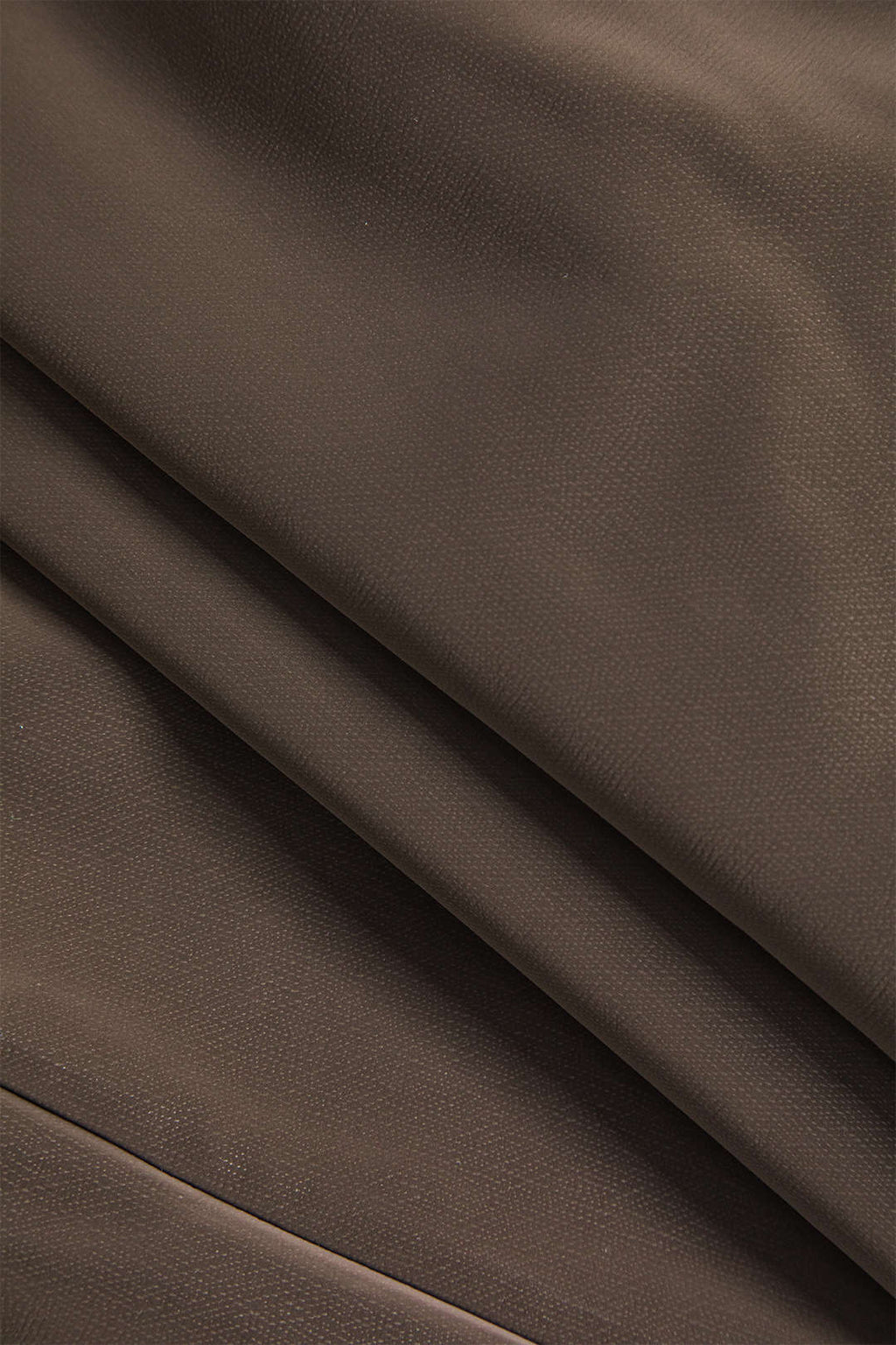 חצאית אסימטרית עם כפתורים דמוי עור 