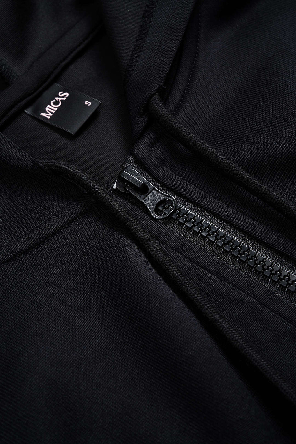 קפוצ'ון מחוך עם רוכסן ושרוך 