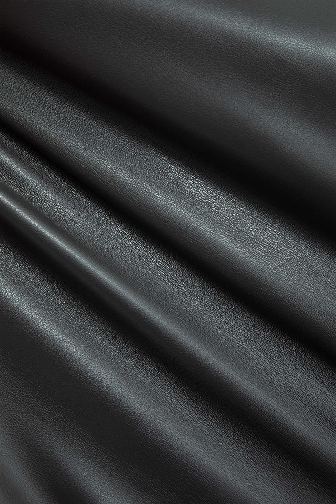 שמלת מיני עם צווארון עגול וקשירה דמוית עור עם טלאים מקדימה 